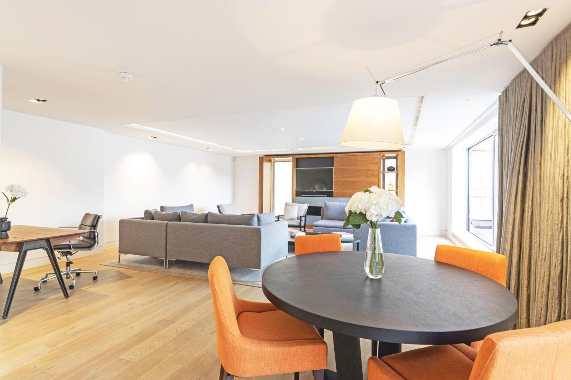 Spacious & Elegant In Southbank Near Eye Apartment