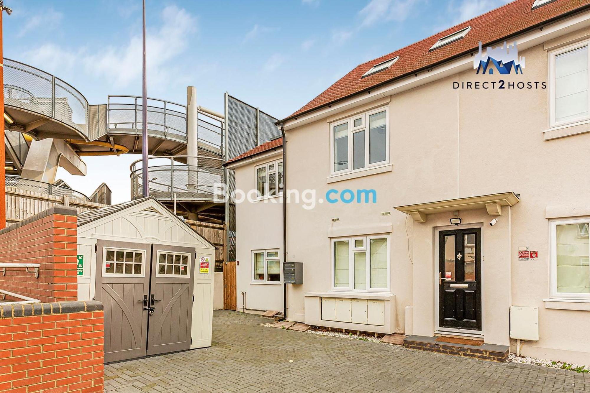 Exclusive Deals ! Last-minute Reserve ! Modern And Stylish Two Bedroom By Direct2hosts With Great Location! W3 7lu, United Kingdom ! By Nancy Short Lets & Serviced Accommodation! Apartment London