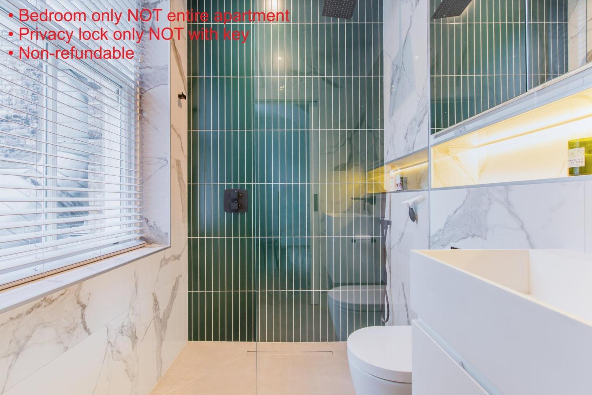 Modern & At Charing Cross Apartment