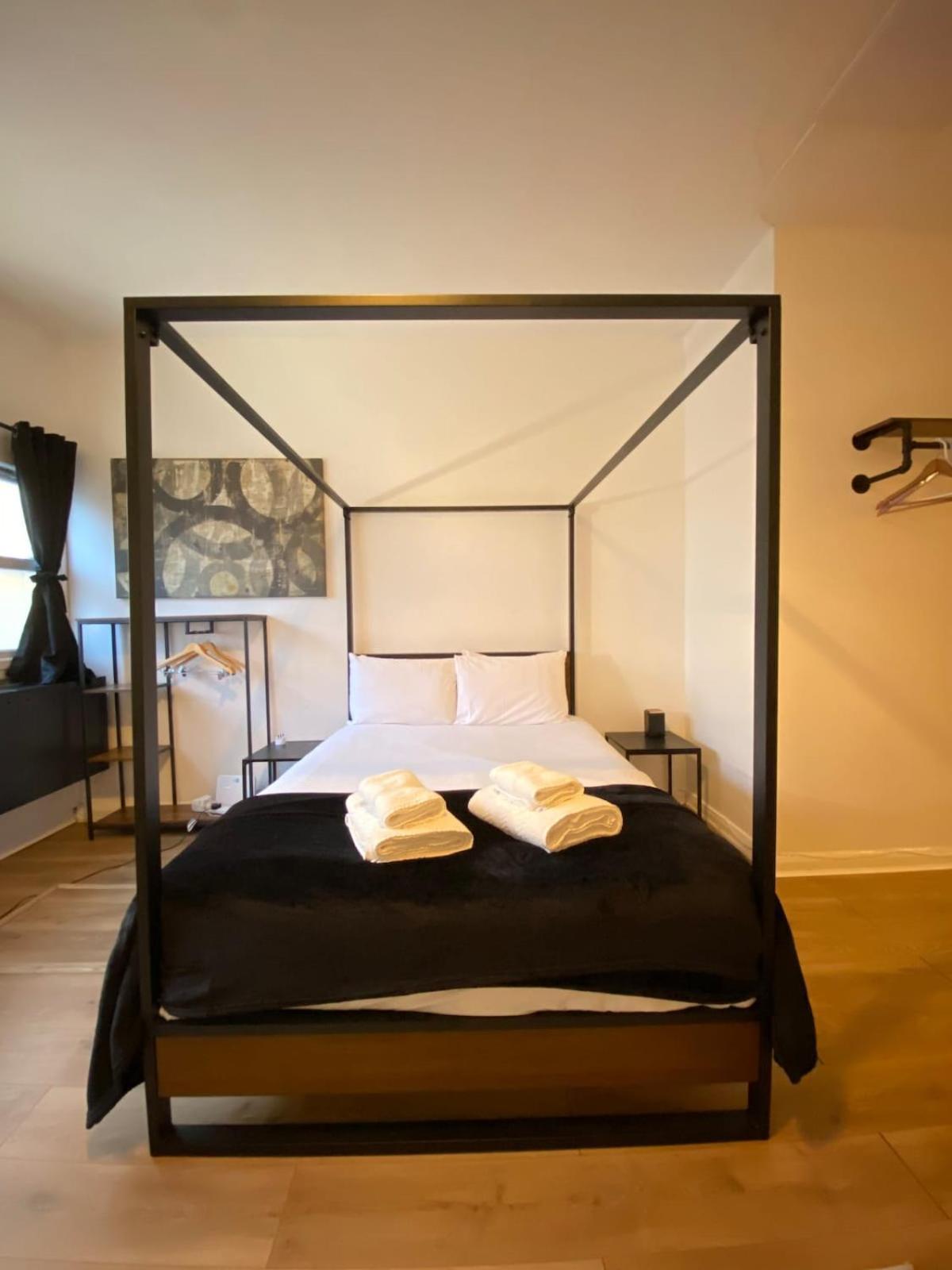 Premium Flat In Zone 1 Apartment