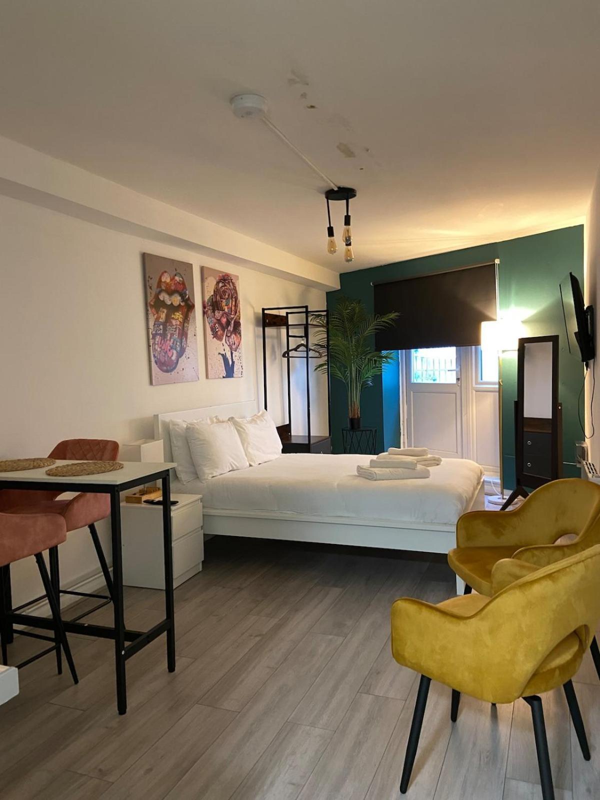 Apartment Serviced