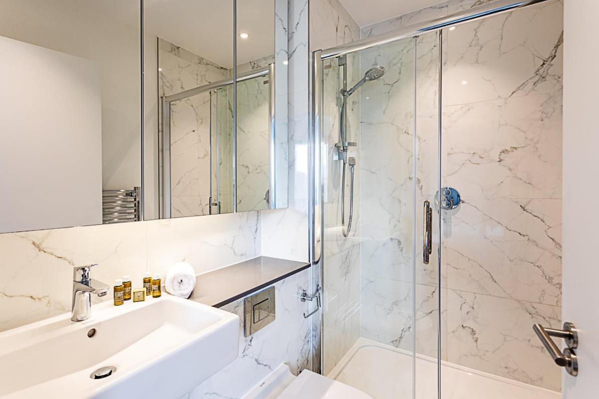 Stunning Surrey Quays Flat London