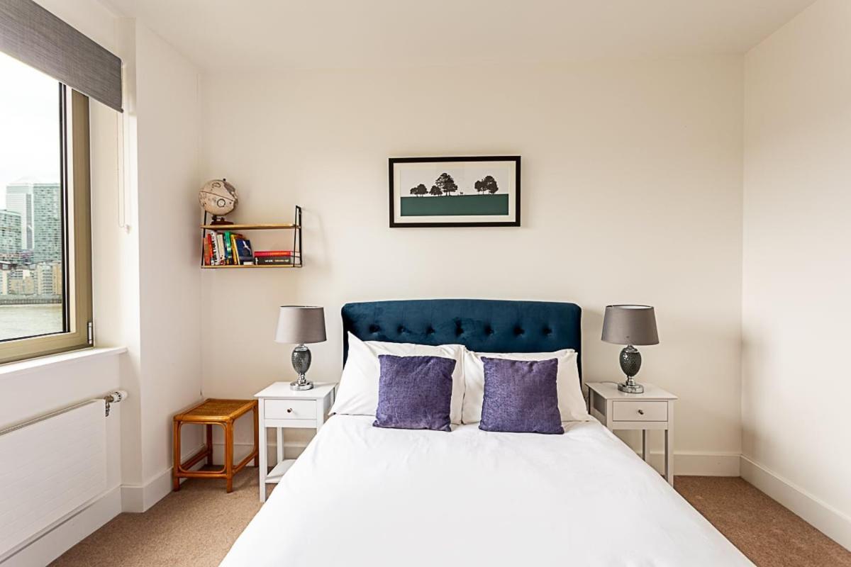 Stunning Surrey Quays Flat Apartment *