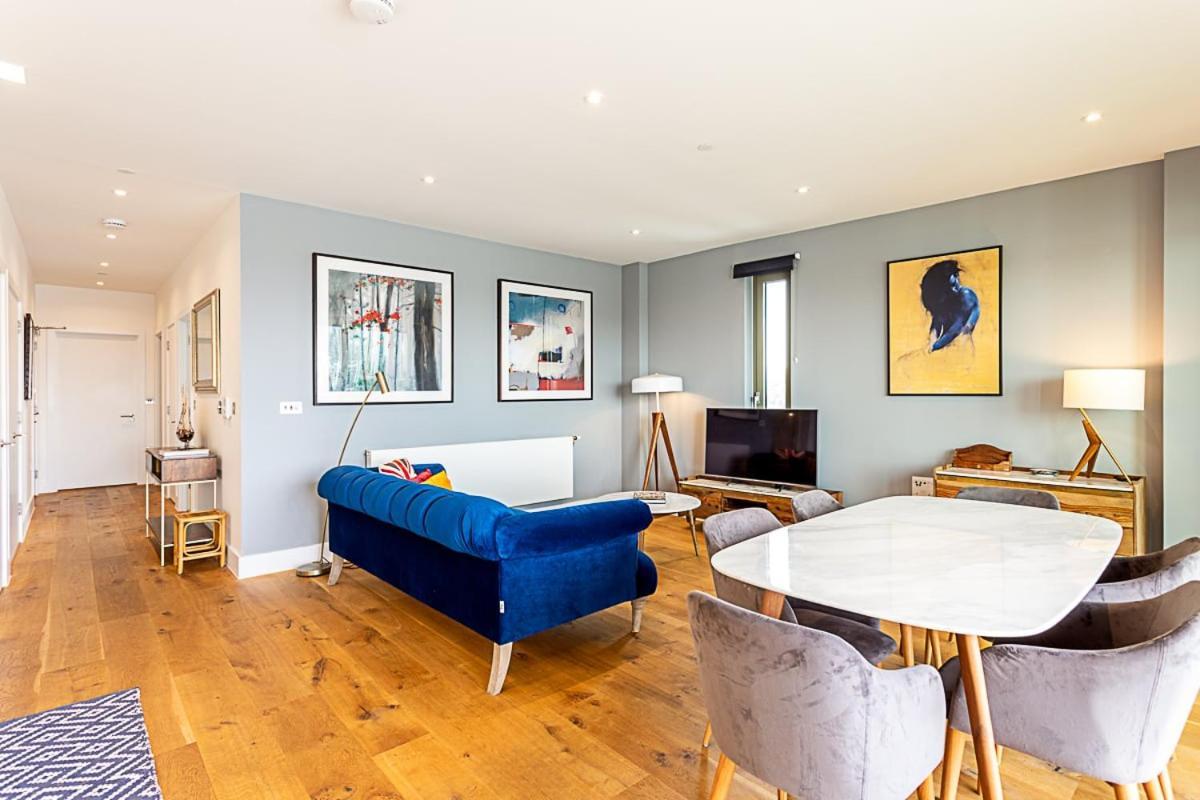 Apartment Stunning Surrey Quays Flat