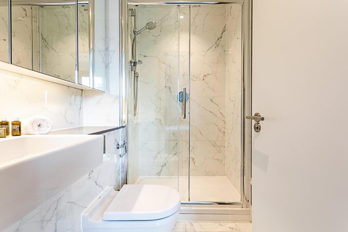 Apartment Stunning Surrey Quays Flat *