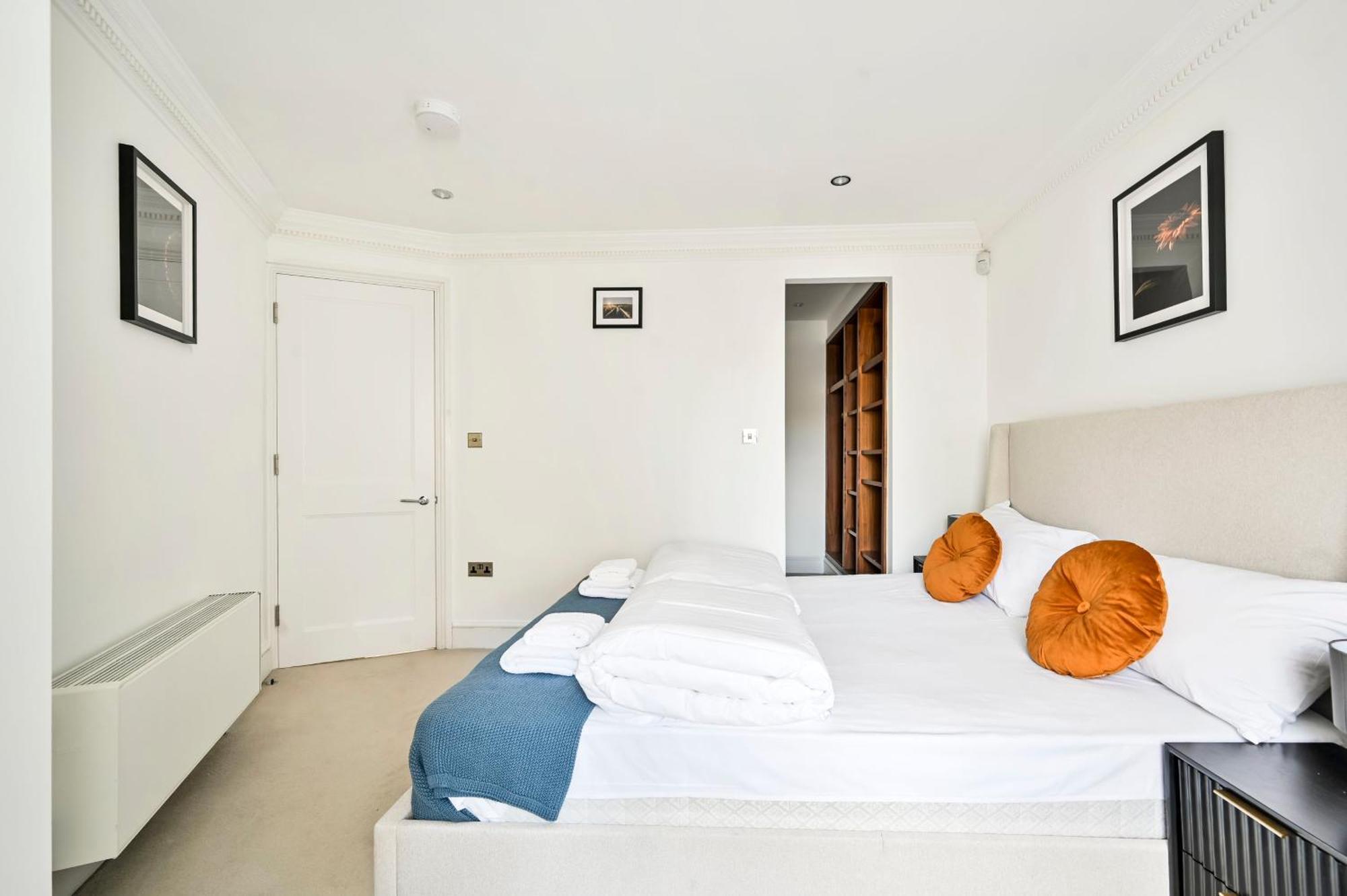 Spacious Fitzrovia 3 Bed London