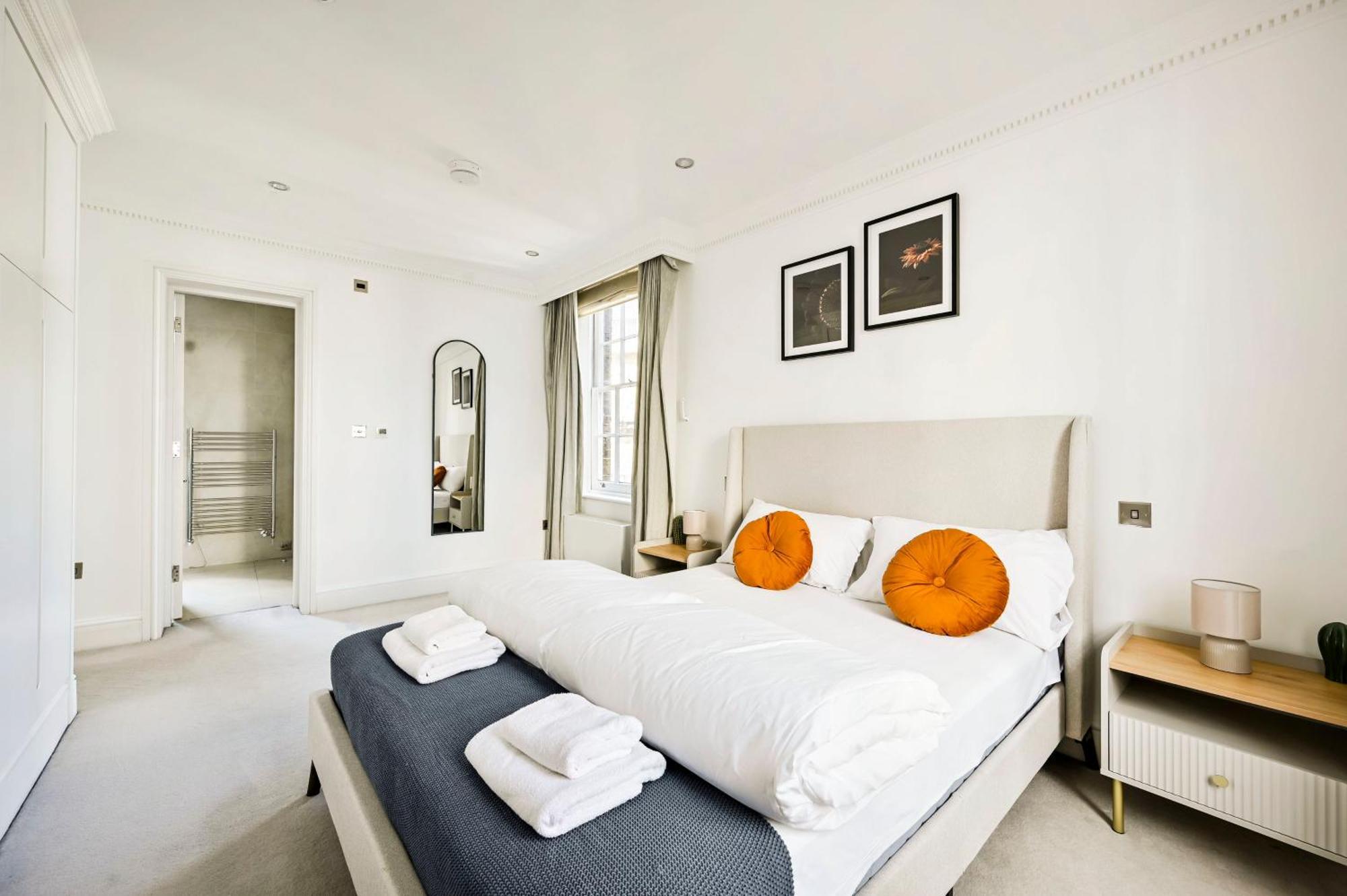 Spacious Fitzrovia 3 Bed London