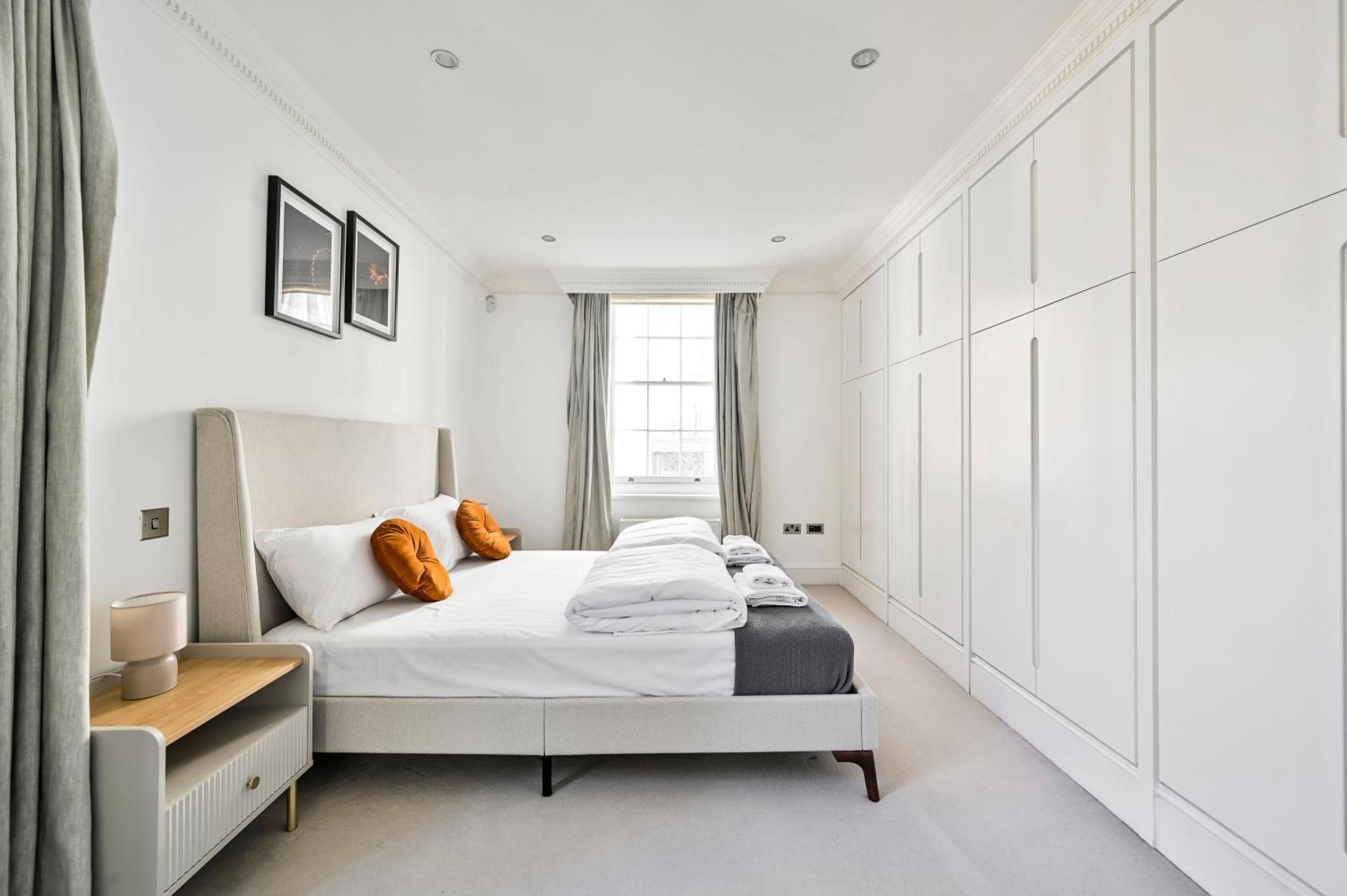 Apartment Spacious Fitzrovia 3 Bed *