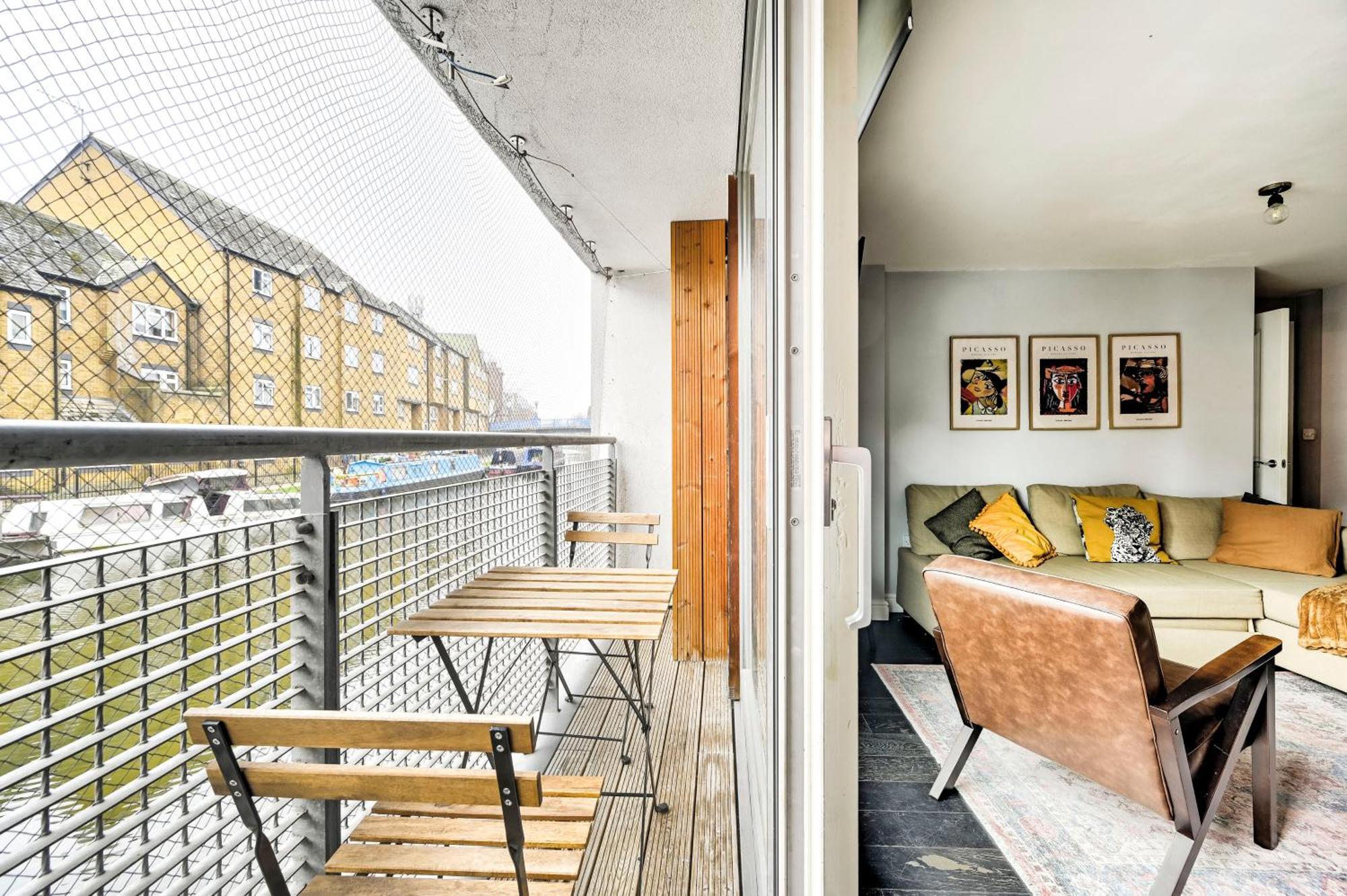 Hidden Gem On Grand Union Canal Apartment