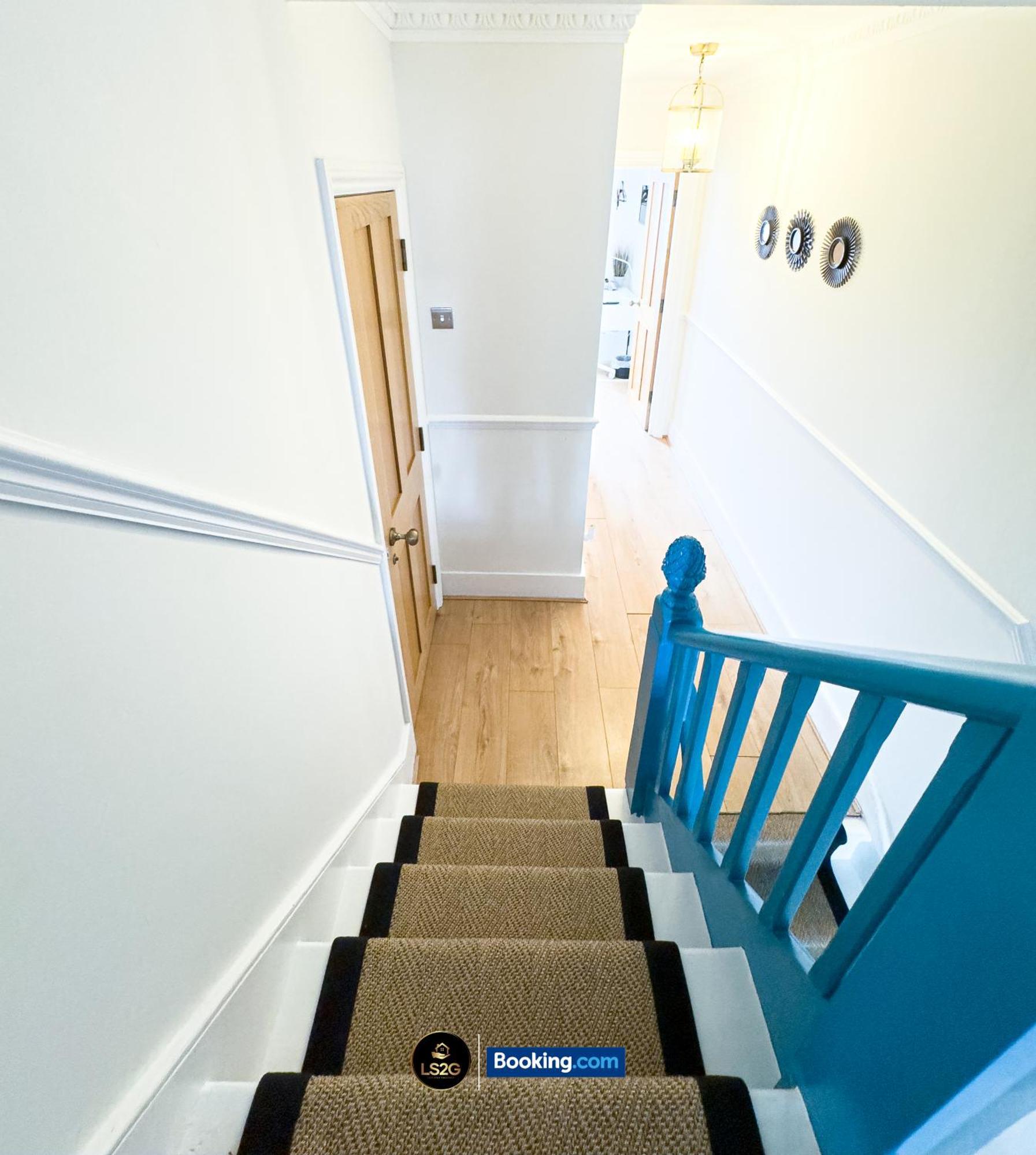 Stunning House By Ls2g Short Lets & Serviced Greater With Free Wifi * London