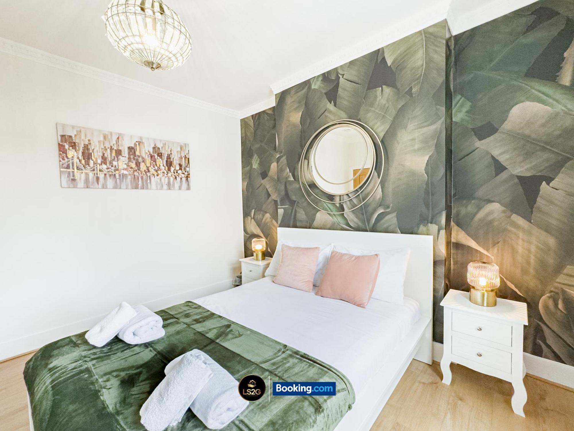 Stunning House By Ls2g Short Lets & Serviced Greater With Free Wifi London