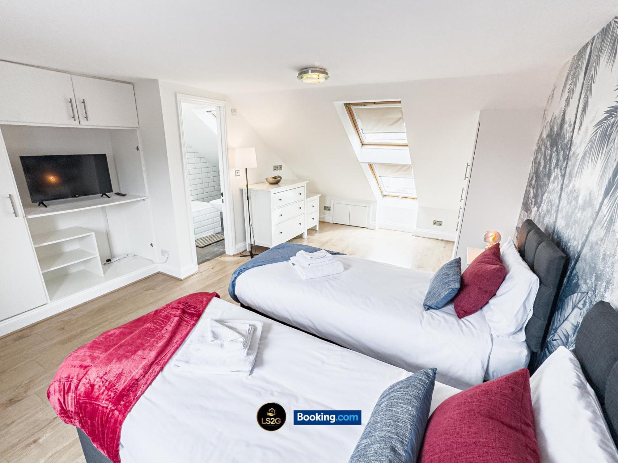 Stunning House By Ls2g Short Lets & Serviced Greater With Free Wifi Holiday home