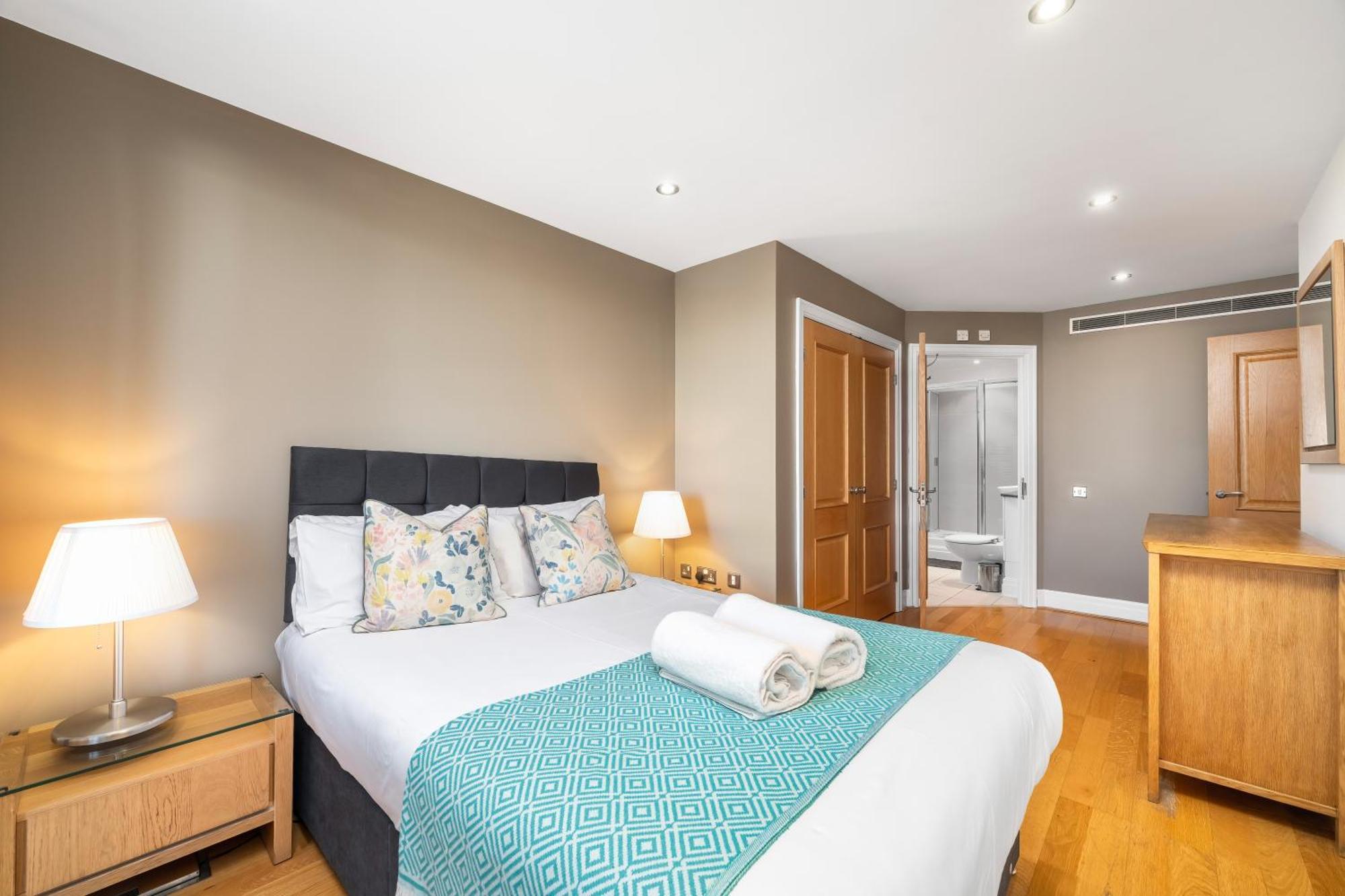 Modern Paddington Station 2 Bedroom Apartamento