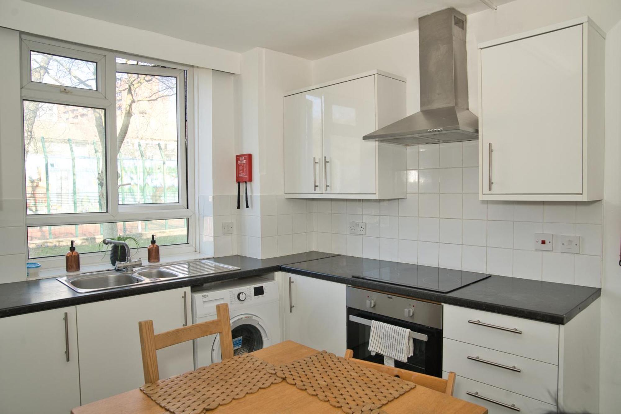 Apartment Stunning 4 Bedroom In Swiss Sleeps 10 *