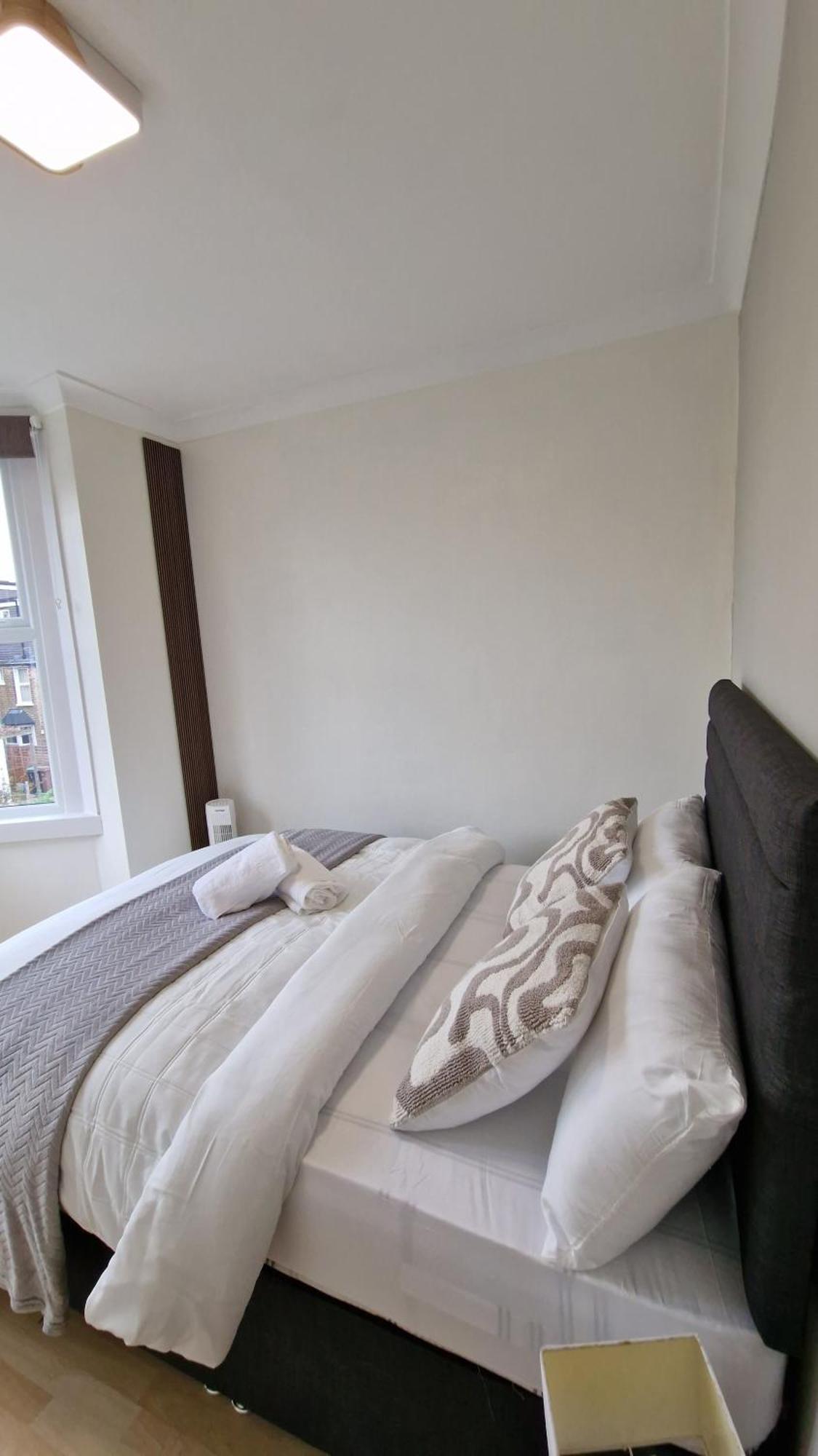 Luxury Near Tube Station Apartment