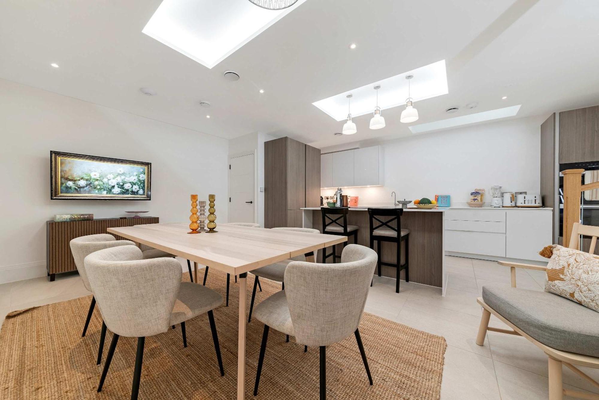 Madestays Premium Knightsbridge Townhouse London