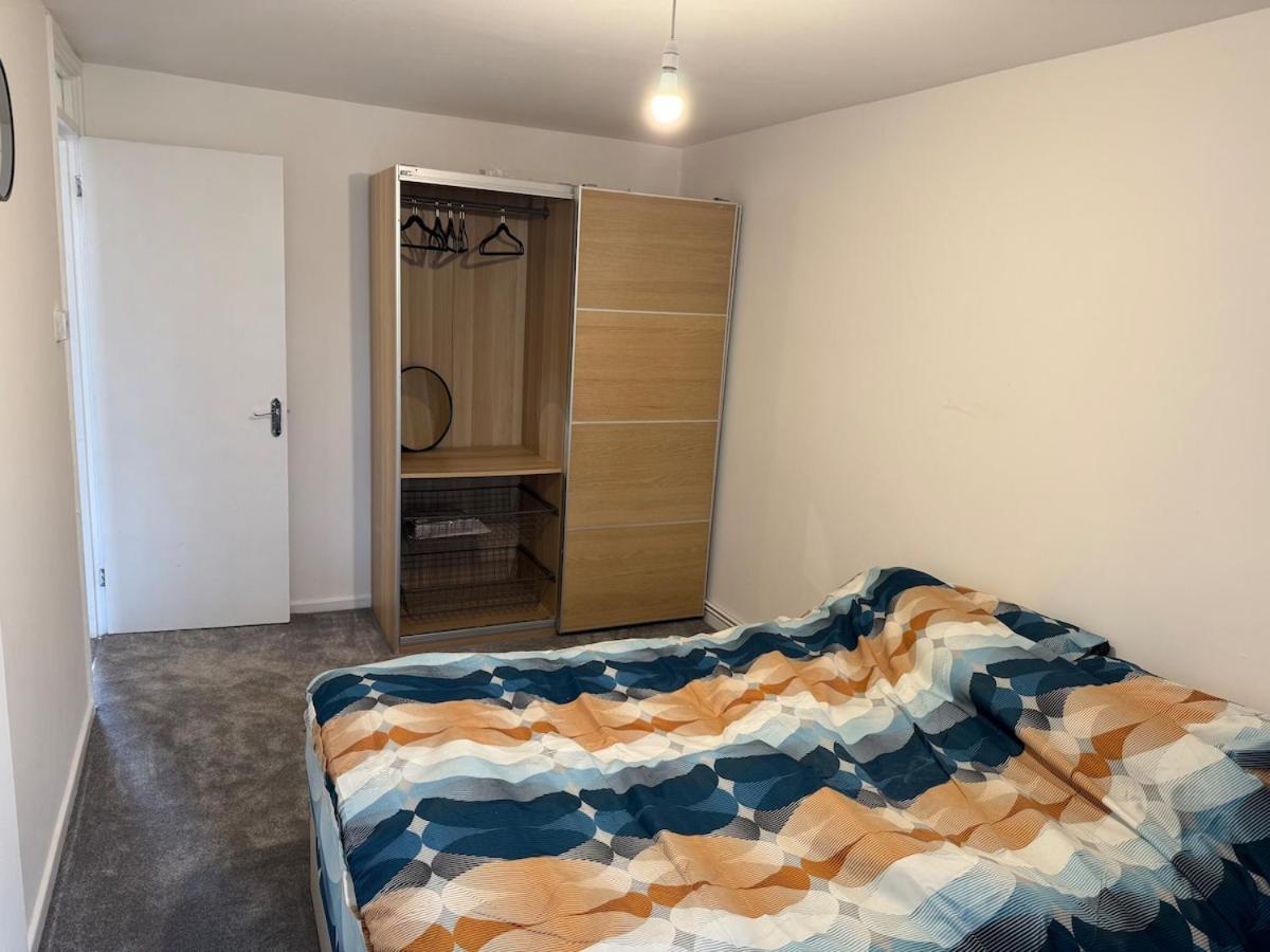 Modern 2 Bedroom Terrace Apartment *