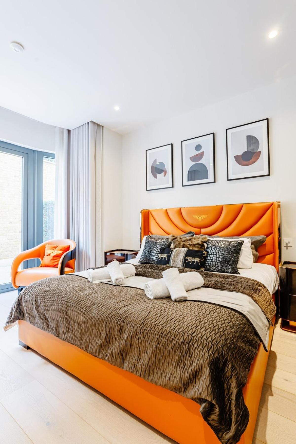 3-bed Duplex W Garden 3min To Holland Park Apartment