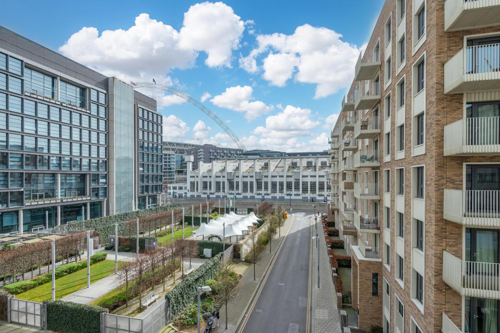 Montana - Modern Comfort & Prime Location London