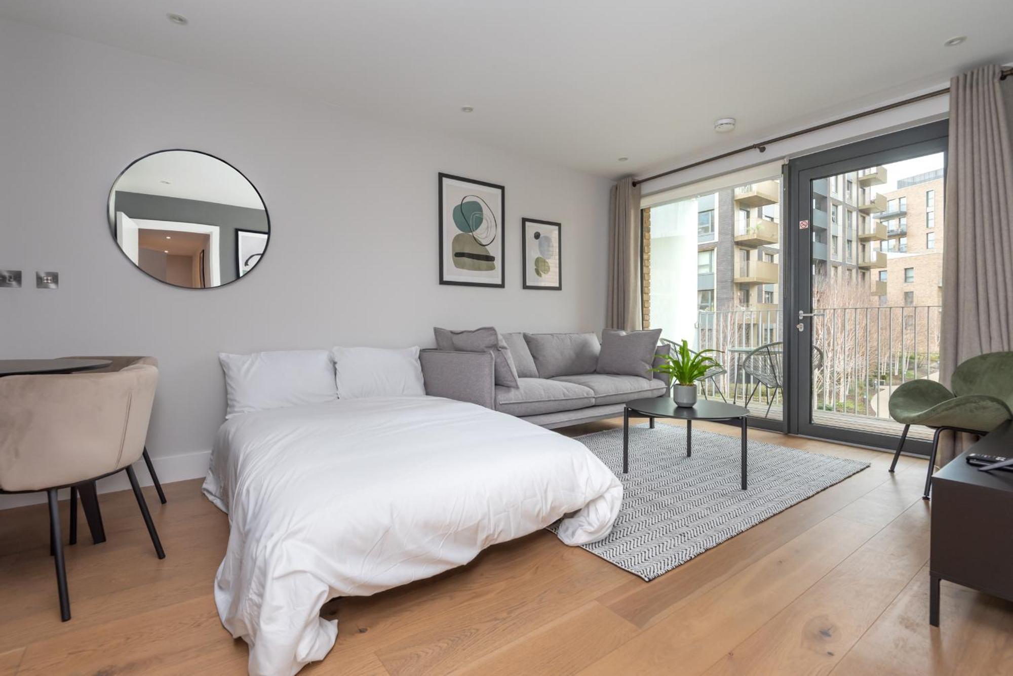 Montana - Modern Comfort & Prime Location London