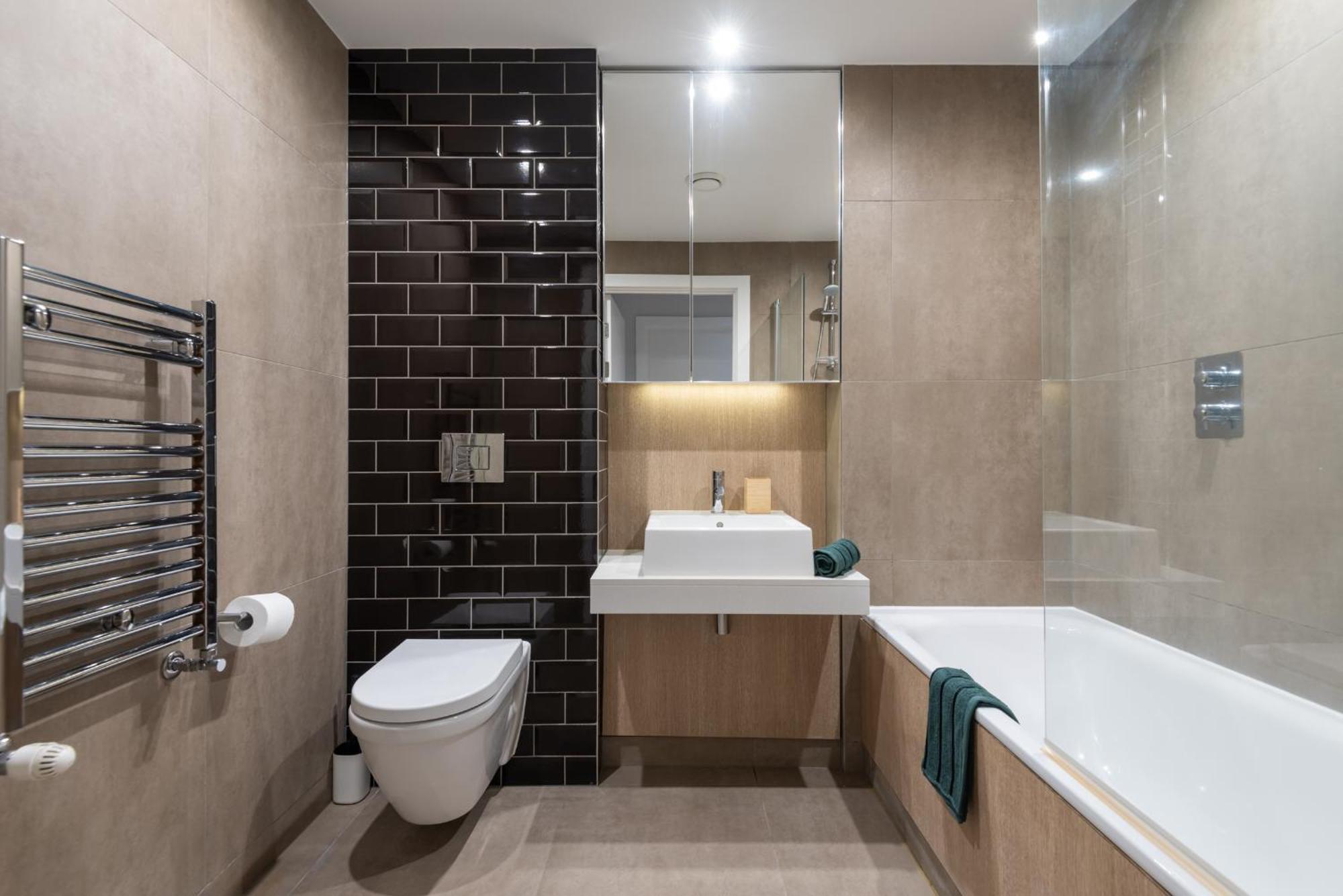 Apartment Montana - Modern Comfort & Prime Location London
