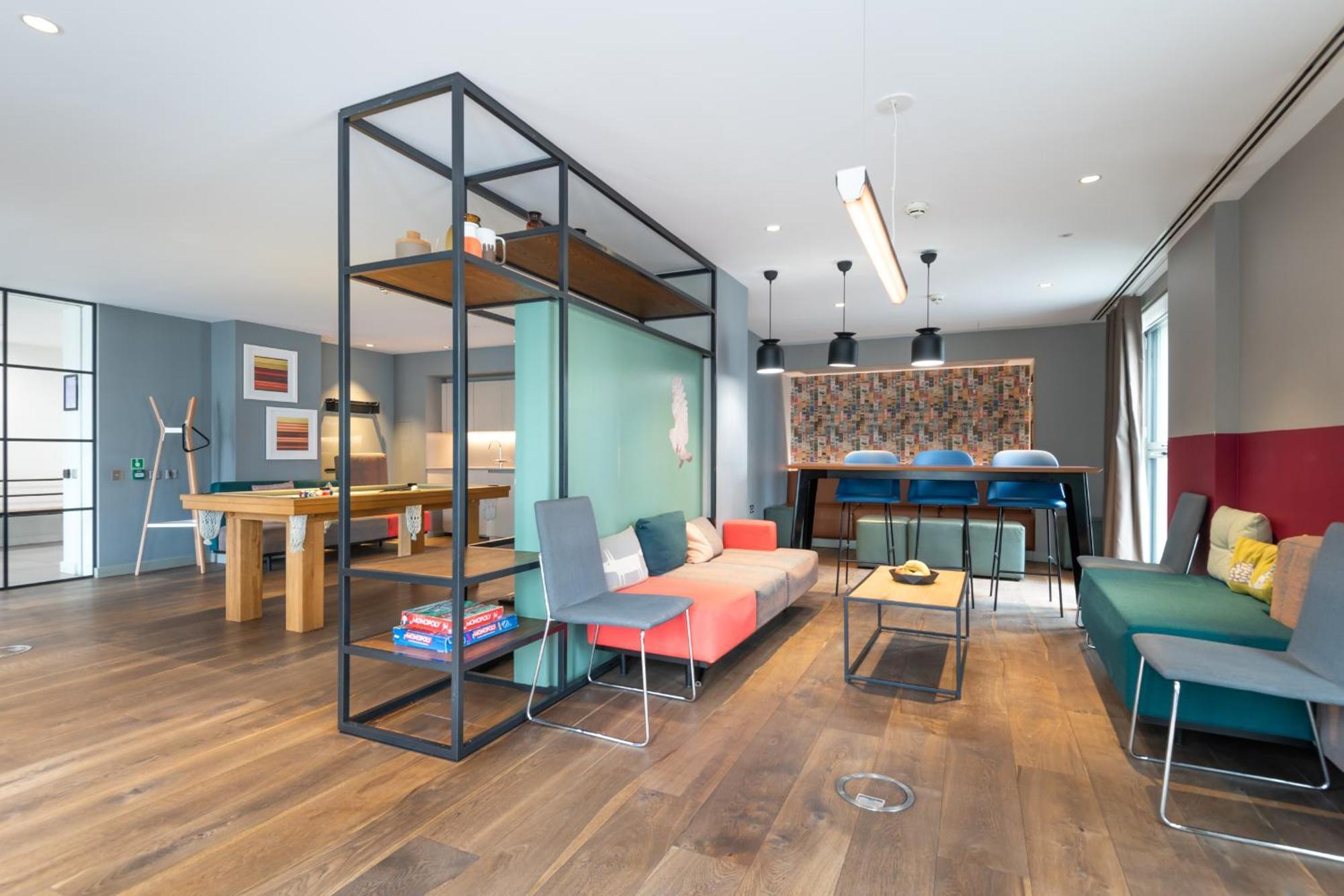 Apartment Montana - Modern Comfort & Prime Location London