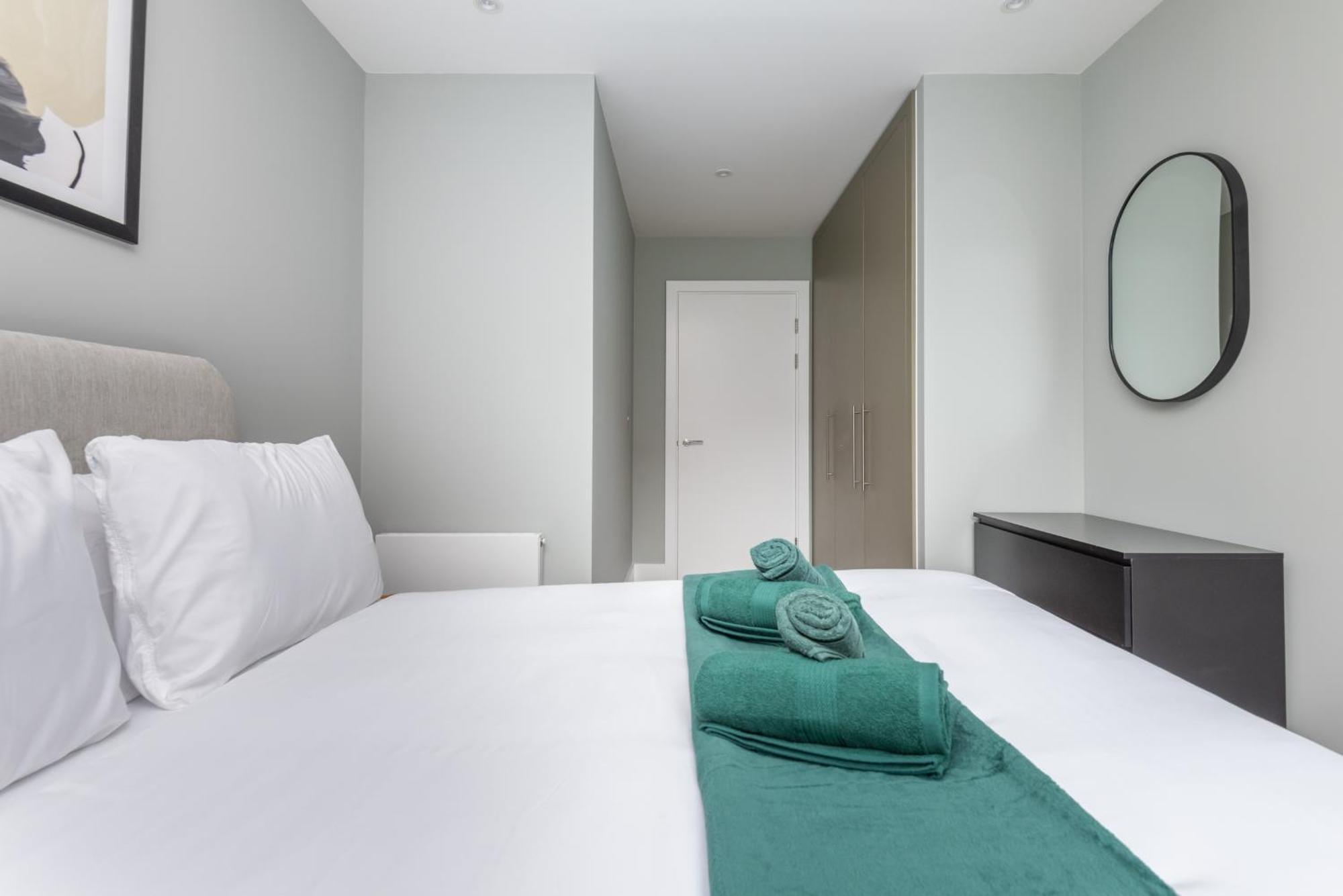 Apartment Montana - Modern Comfort & Prime Location London