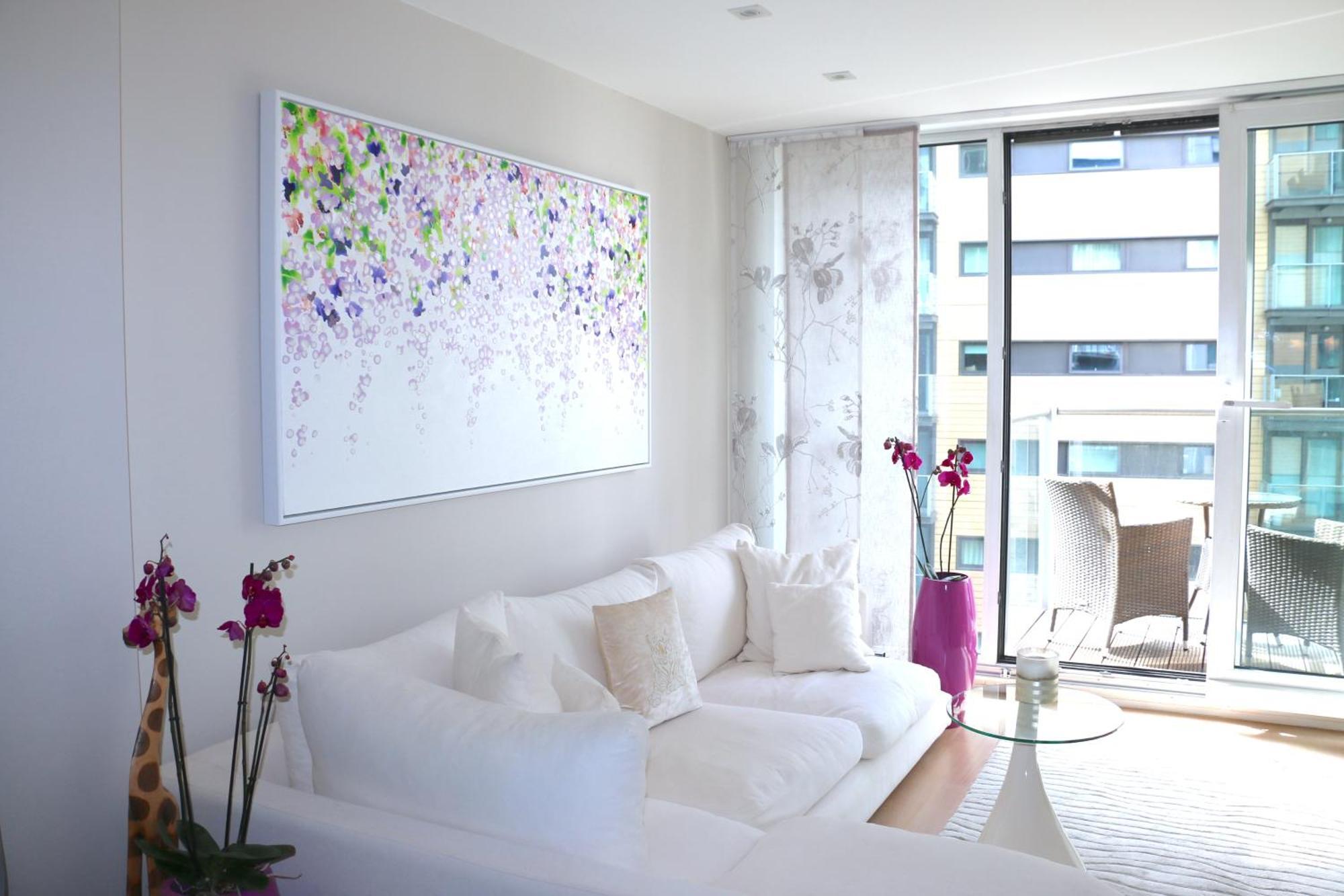 Elegant Designer By Chelsea Bridge & Battersea Power Station Apartment
