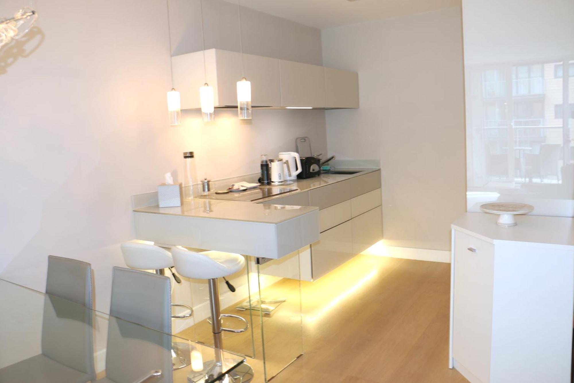 Apartment Elegant Designer By Chelsea Bridge & Battersea Power Station *