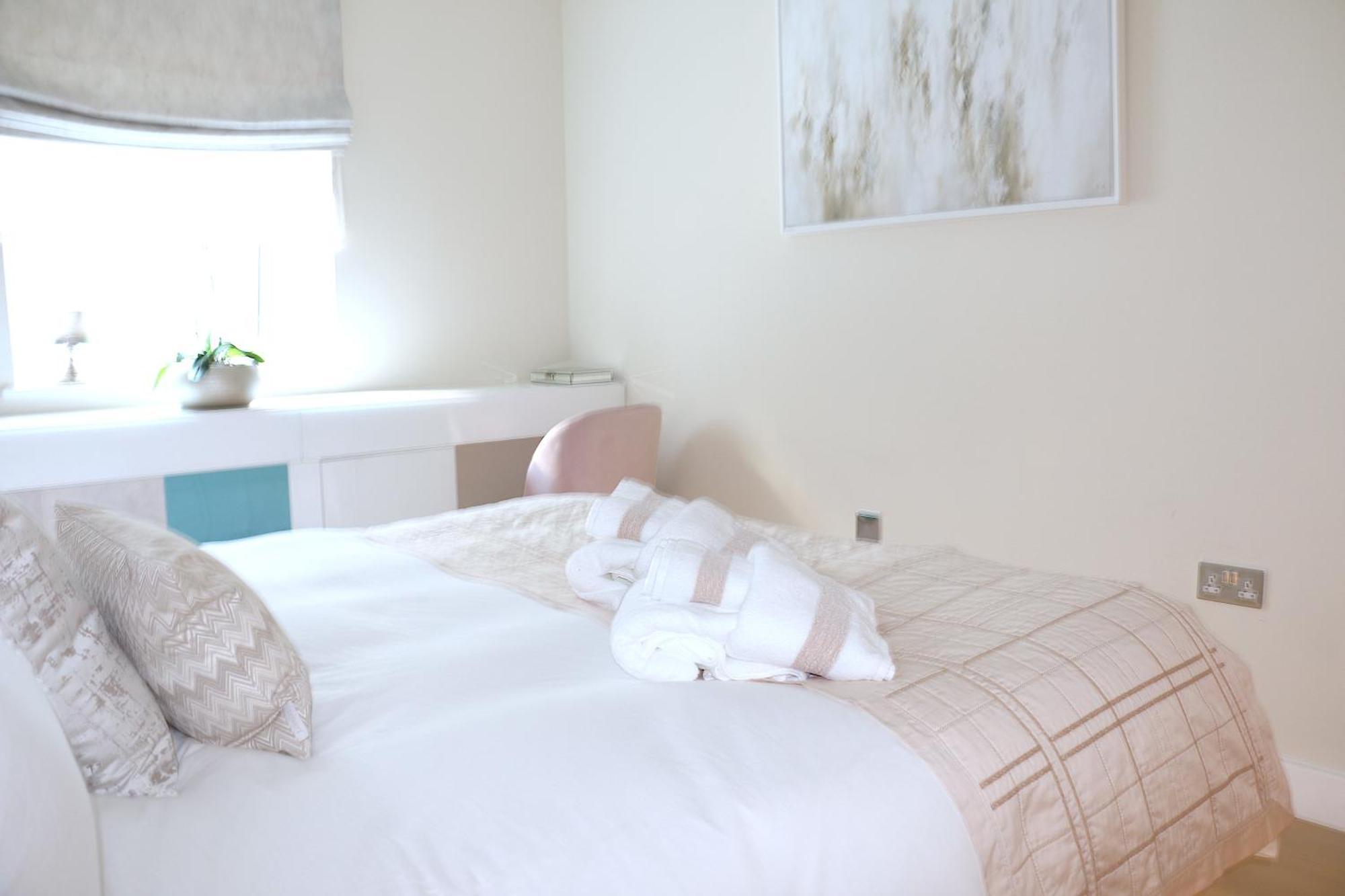 Apartment Elegant Designer By Chelsea Bridge & Battersea Power Station *