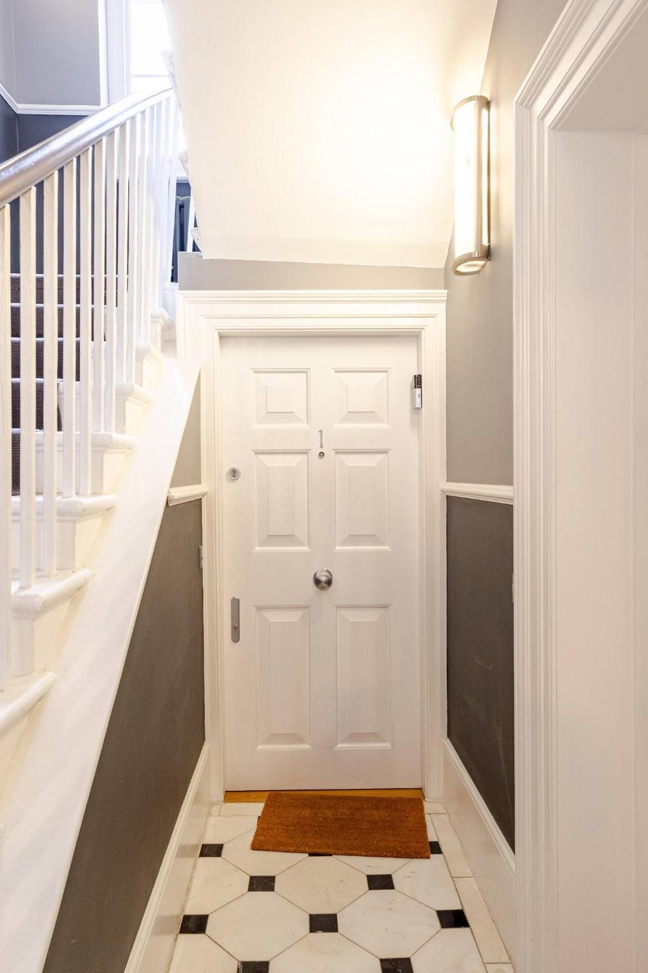 Lavish Designer 3 Bed Near Oxford Street Apartment London