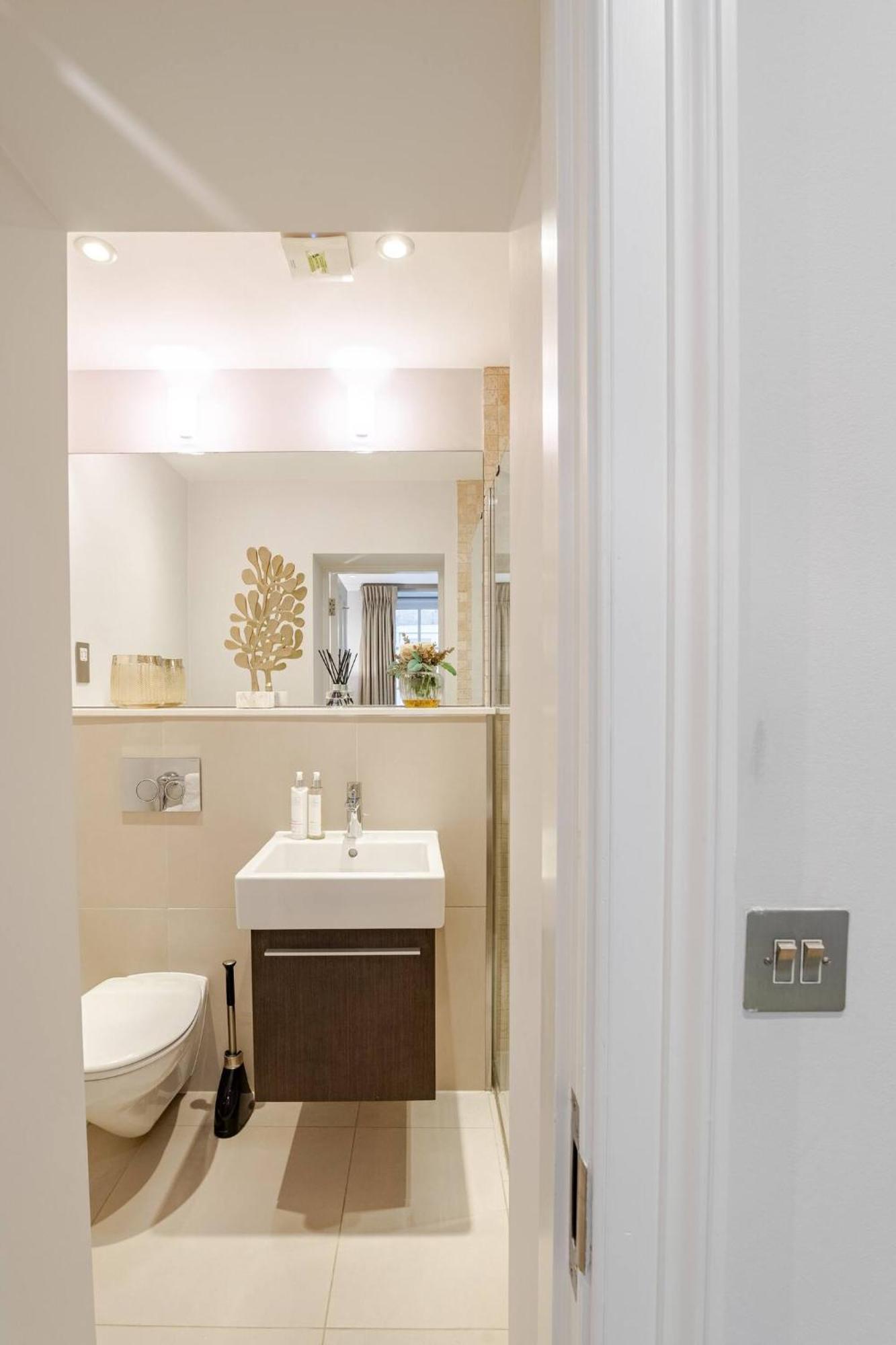 Lavish Designer 3 Bed Near Oxford Street Apartment