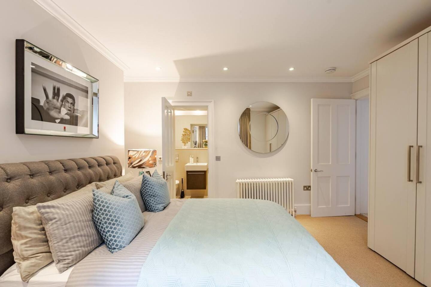 Lavish Designer 3 Bed Near Oxford Street Apartment