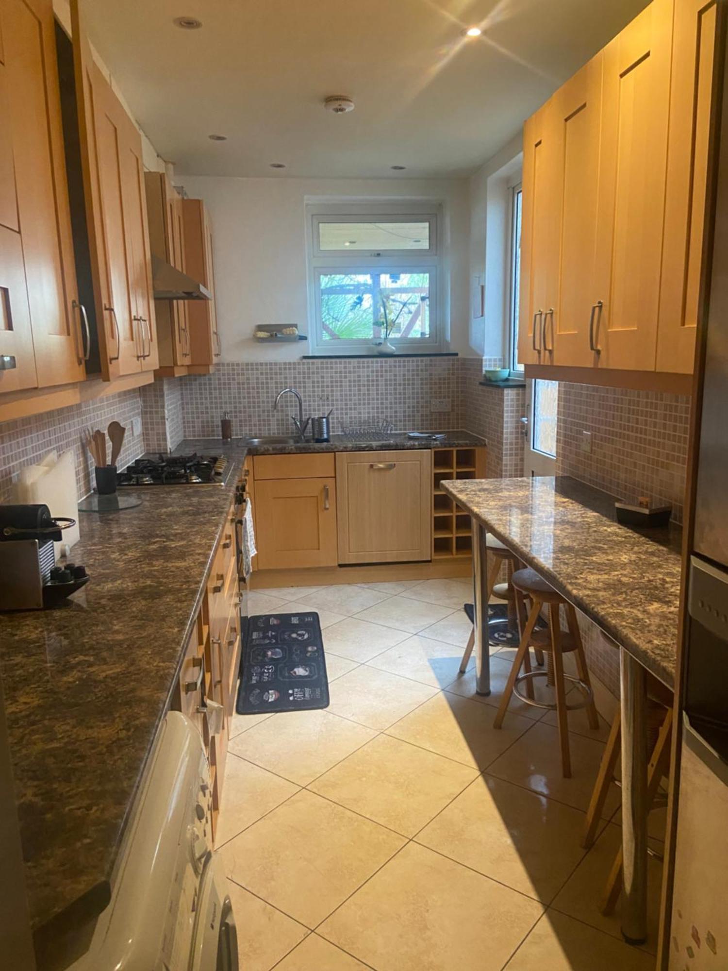 House For 7, Garden With Pond, 20min From Heathrow Holiday home London