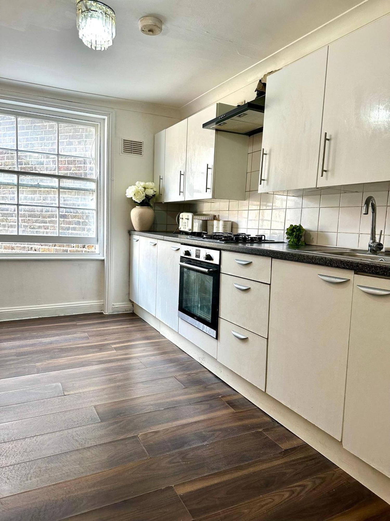Stunning 4 Bedroom Flat In Kingscross, St Pancras! Apartamento *