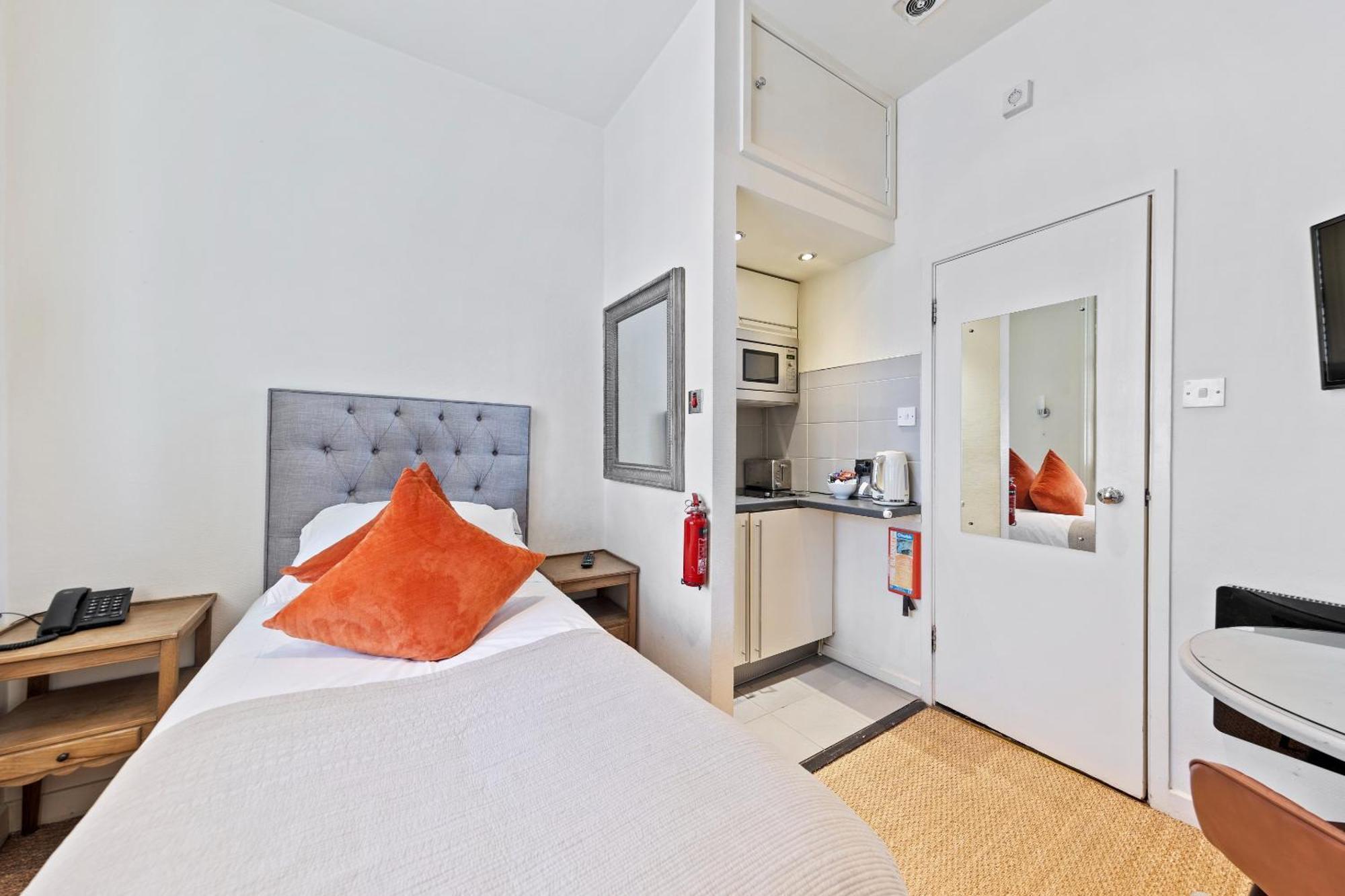 Hotel Vancouver And London