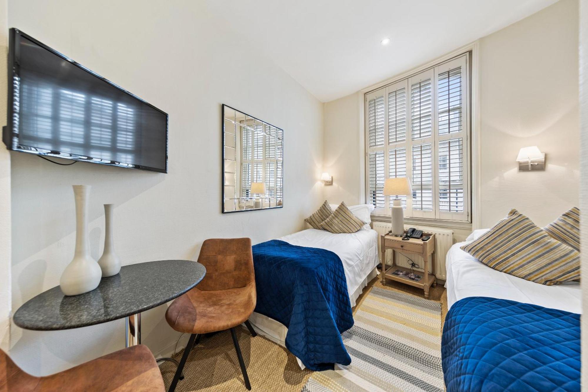 Vancouver And 3* London