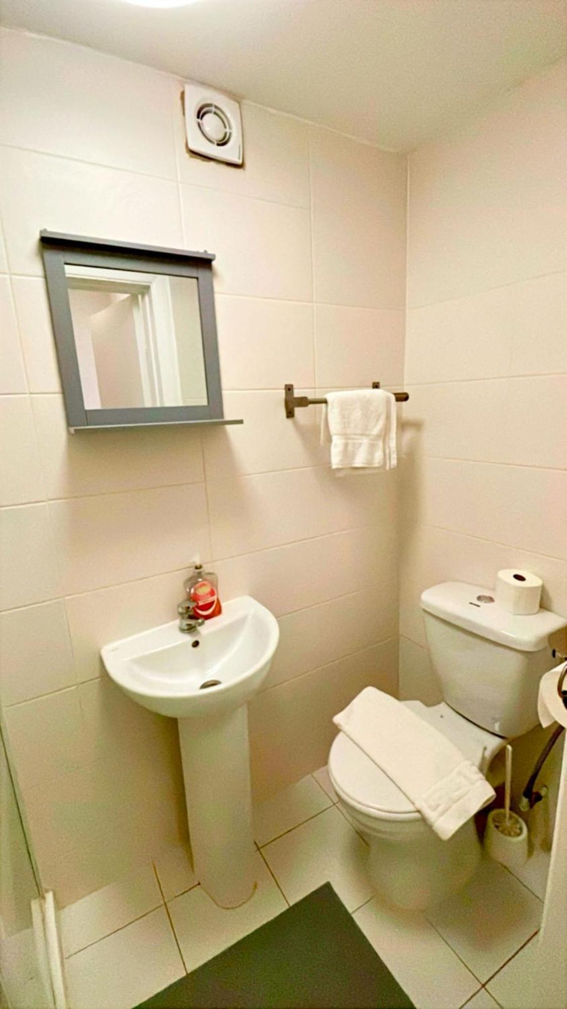 Cromwell Apartment *