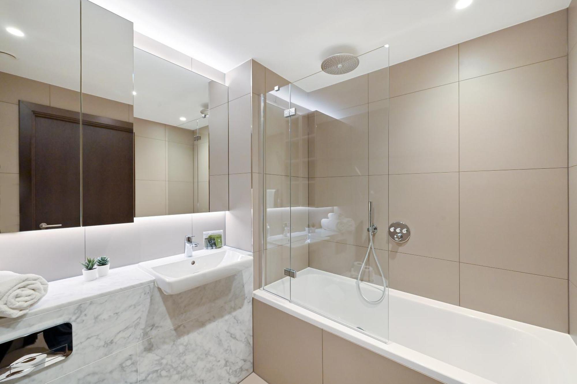 Access Tower Hill Apartment London