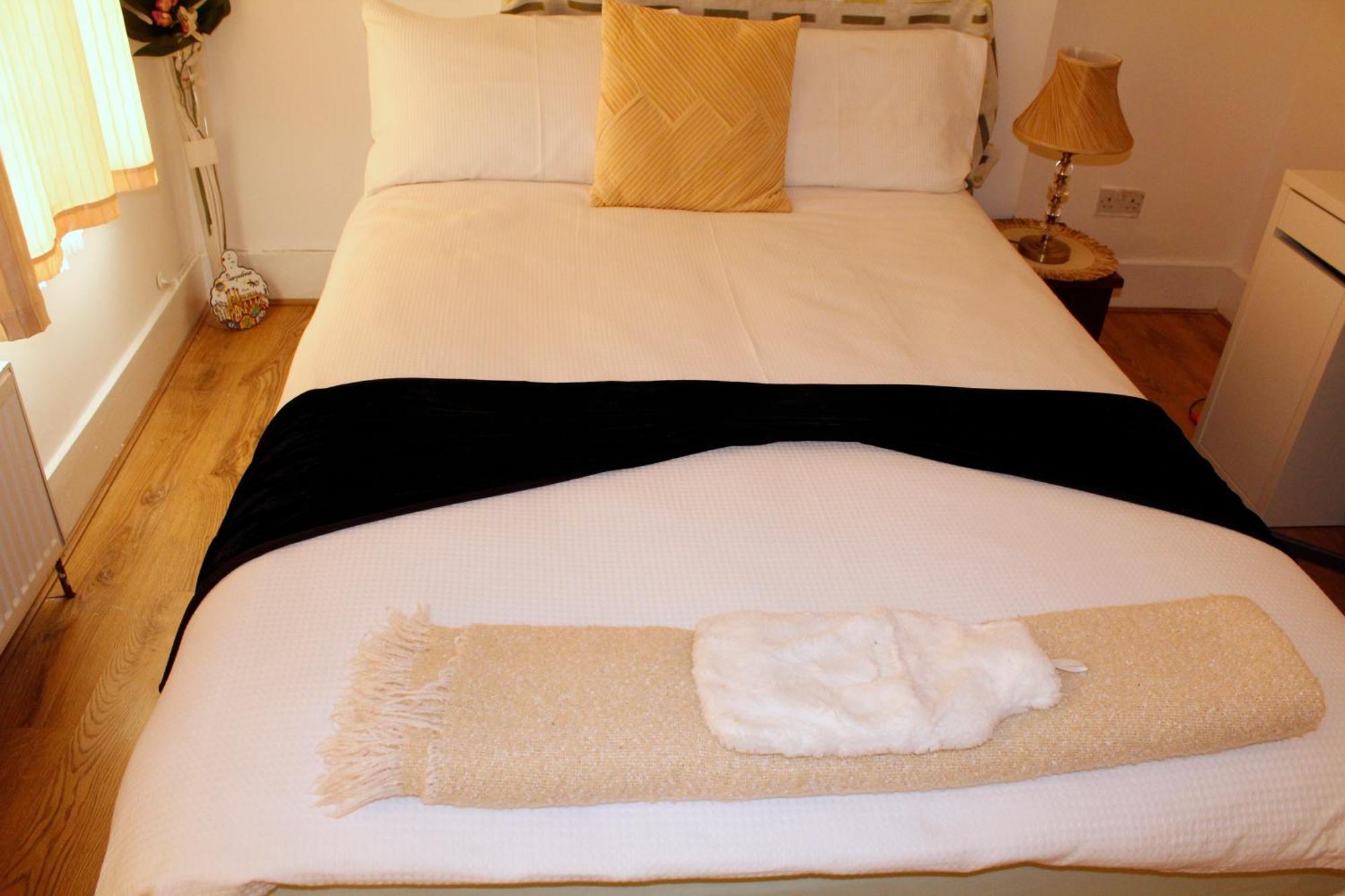 Apartment Cozy Or Entire In London, Fast Links To *
