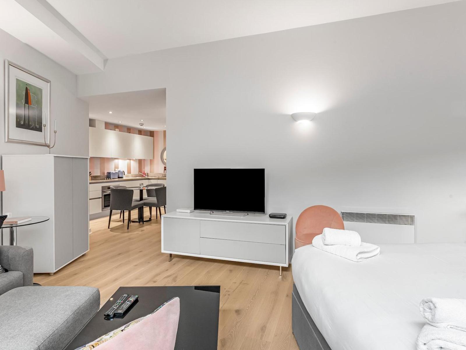 Pass The Keys - Modern In The Heart Of Shoreditch *