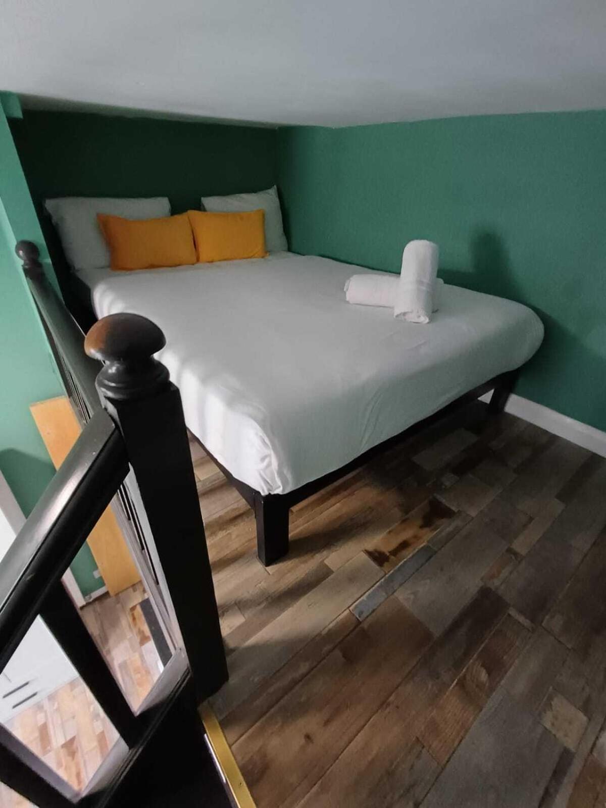 Modern Queenspark Apartamento