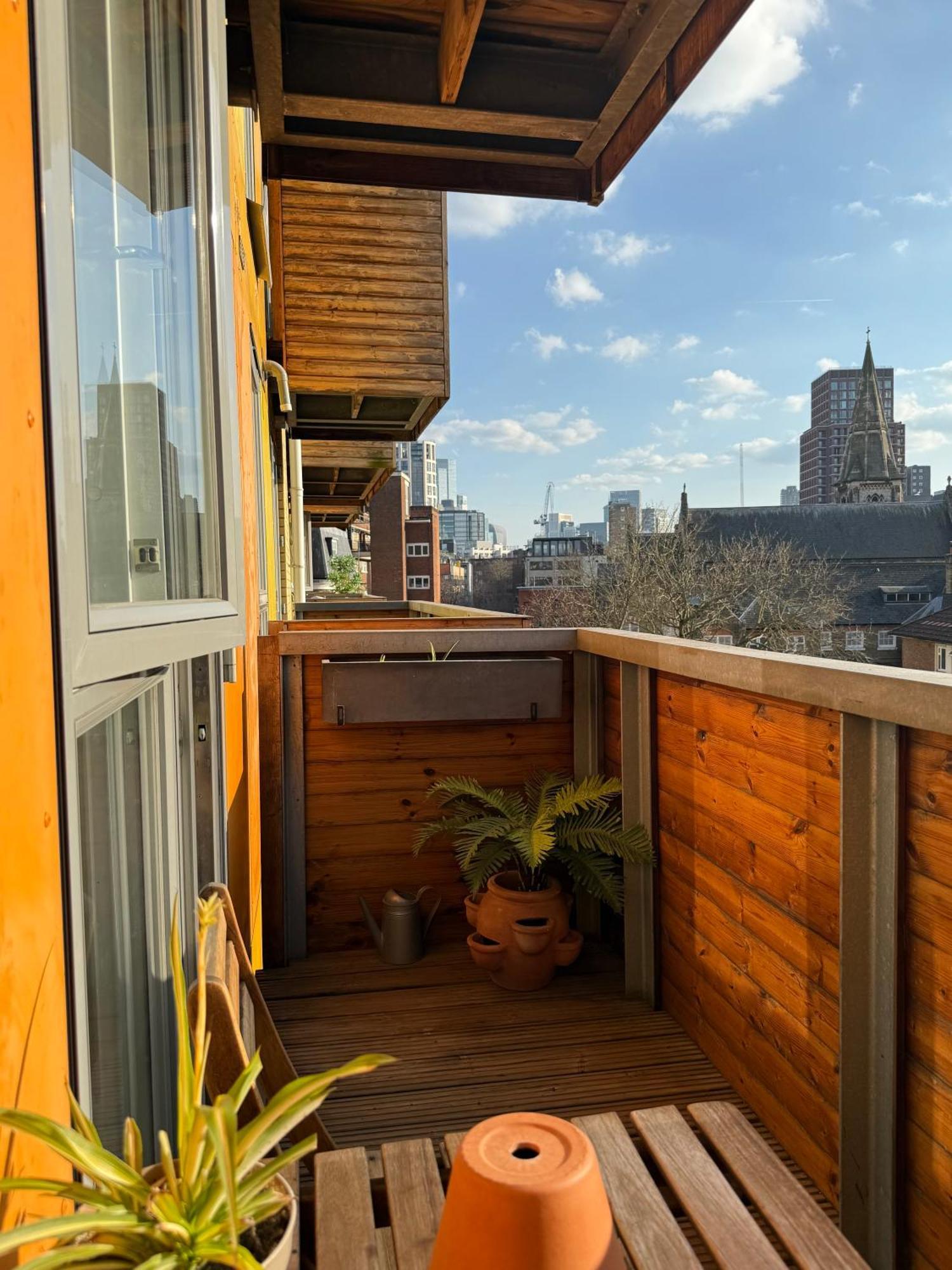 Lombok Near Old Street,islington,angel Apartment *