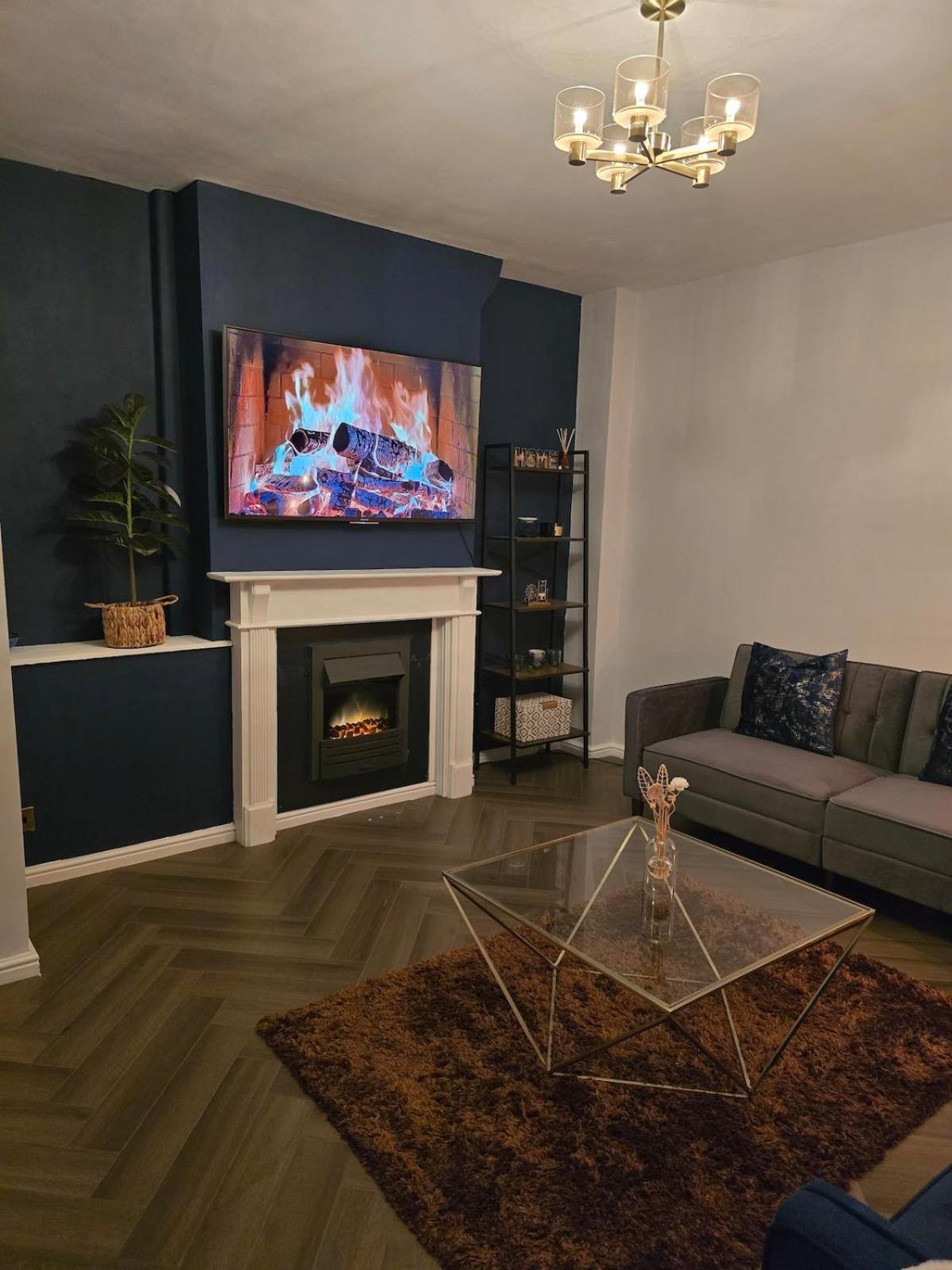 Apartment Contemporary & Spacious 1bd - Fireplace With Modern Comforts London