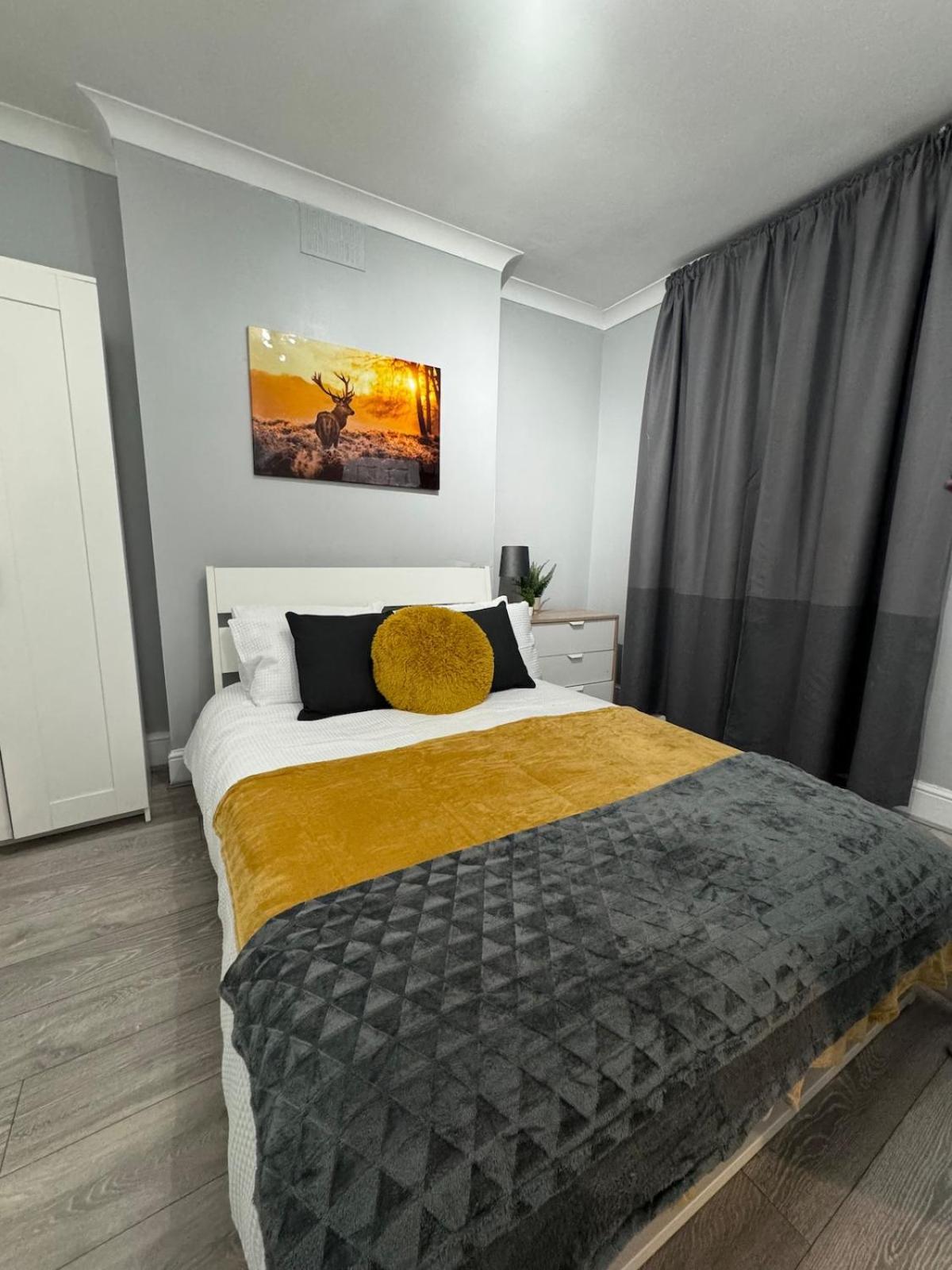 Stylish 2-bed Garden Flat, 5 Mins To Brixton Apartment London