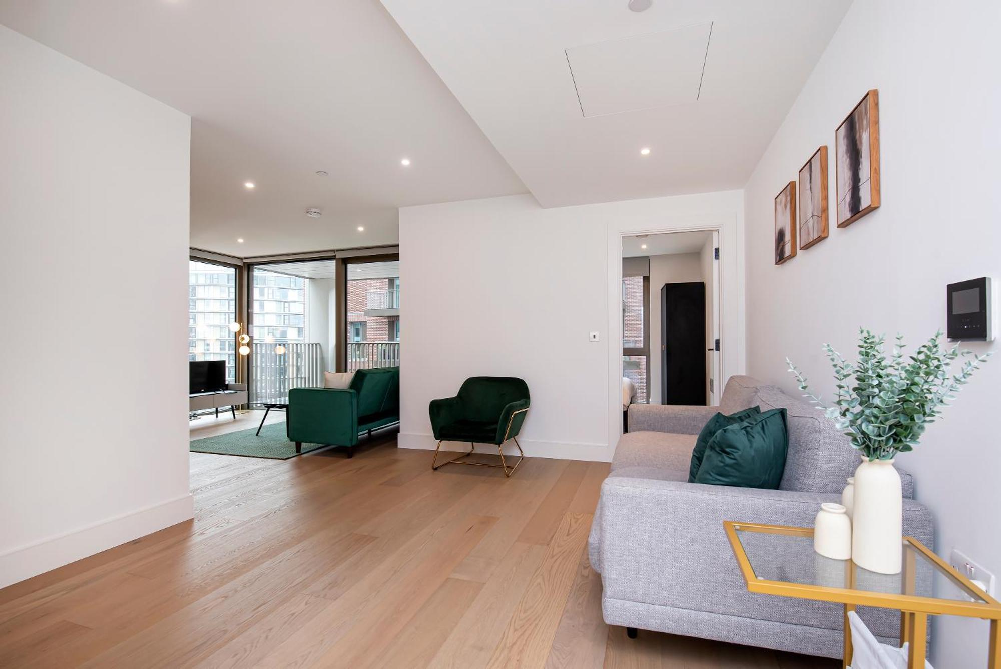 Lux And Large 2 Bed Battersea Power Station Apartment *