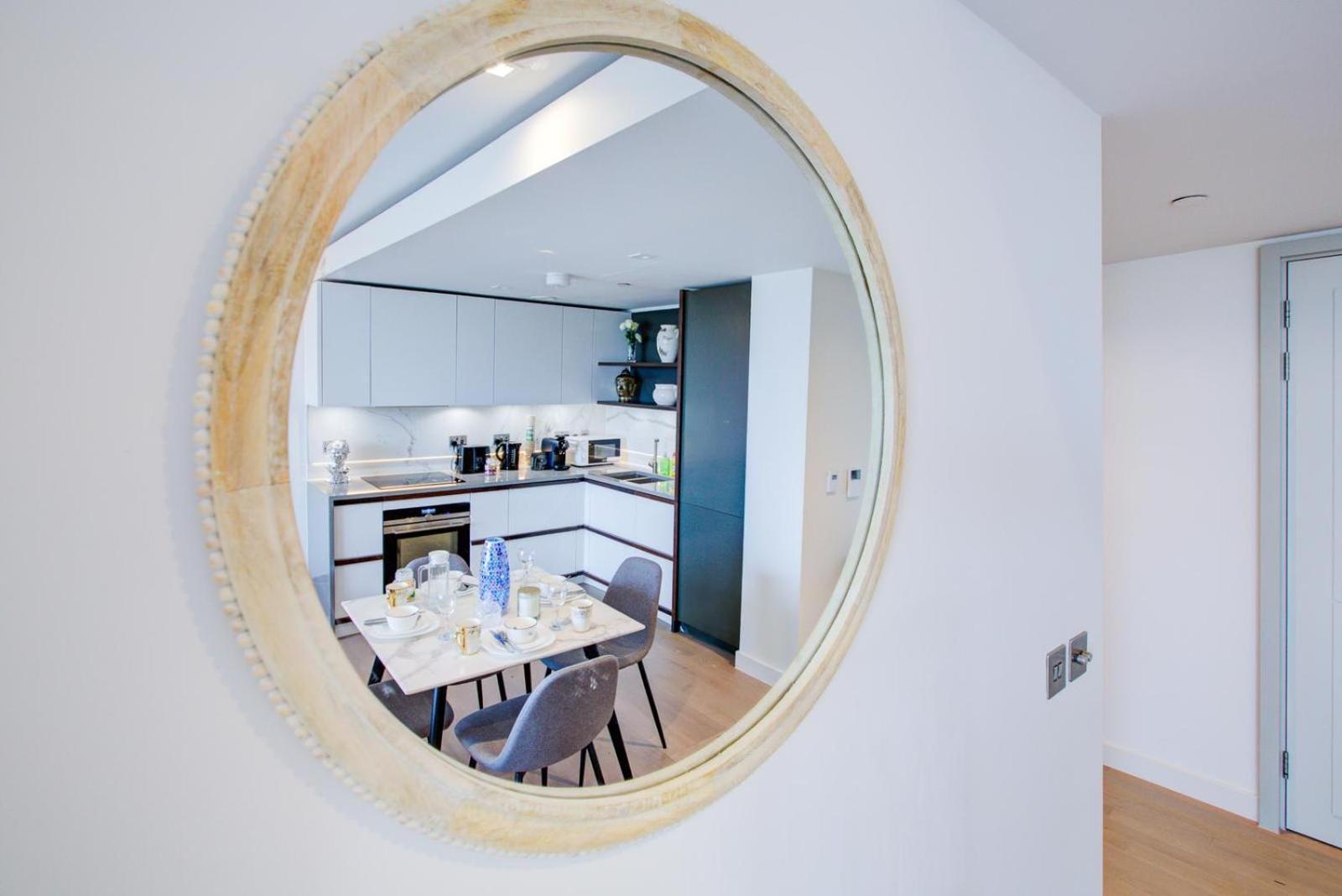 Oxford Street Luxurious Apartment
