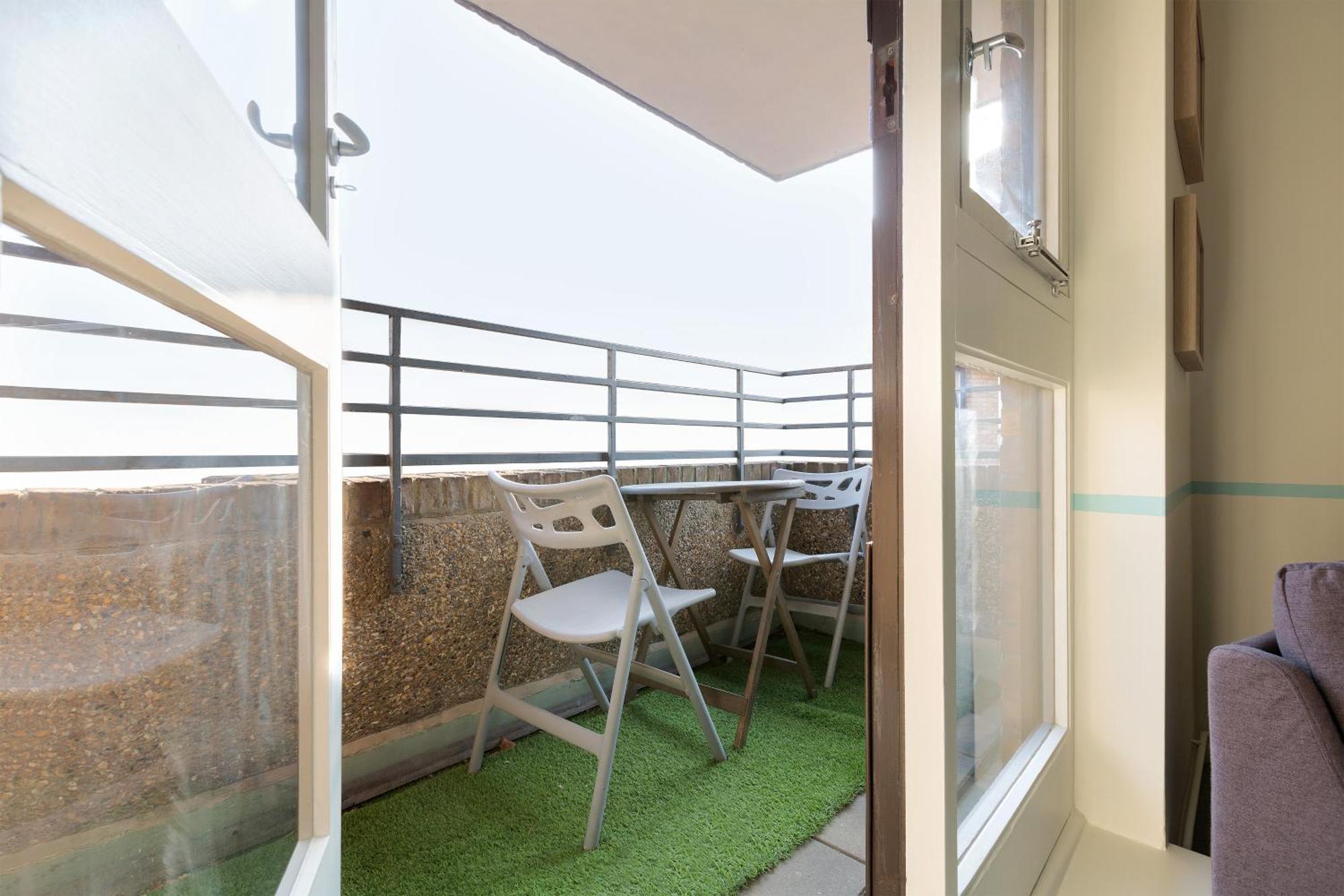 Cosy By Tower Bridge - St Katharine Dock London