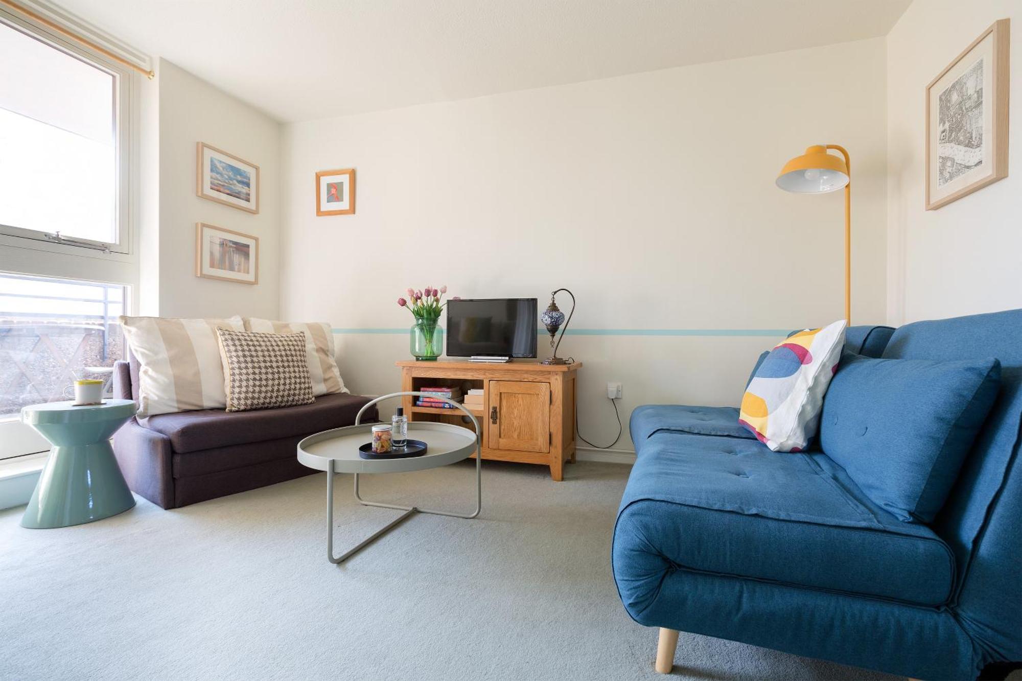Cosy By Tower Bridge - St Katharine Dock London