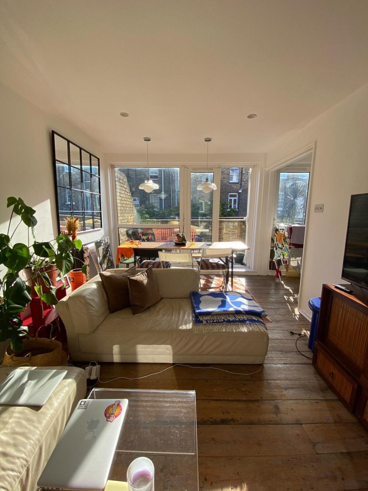 Modern Designers Flat In The Heart Of Angel Apartment